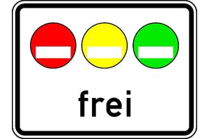 Zo zien de Umweltplaketten eruit die achter de voorruit geplakt moeten zijn om een Umweltzone in te mogen rijden.