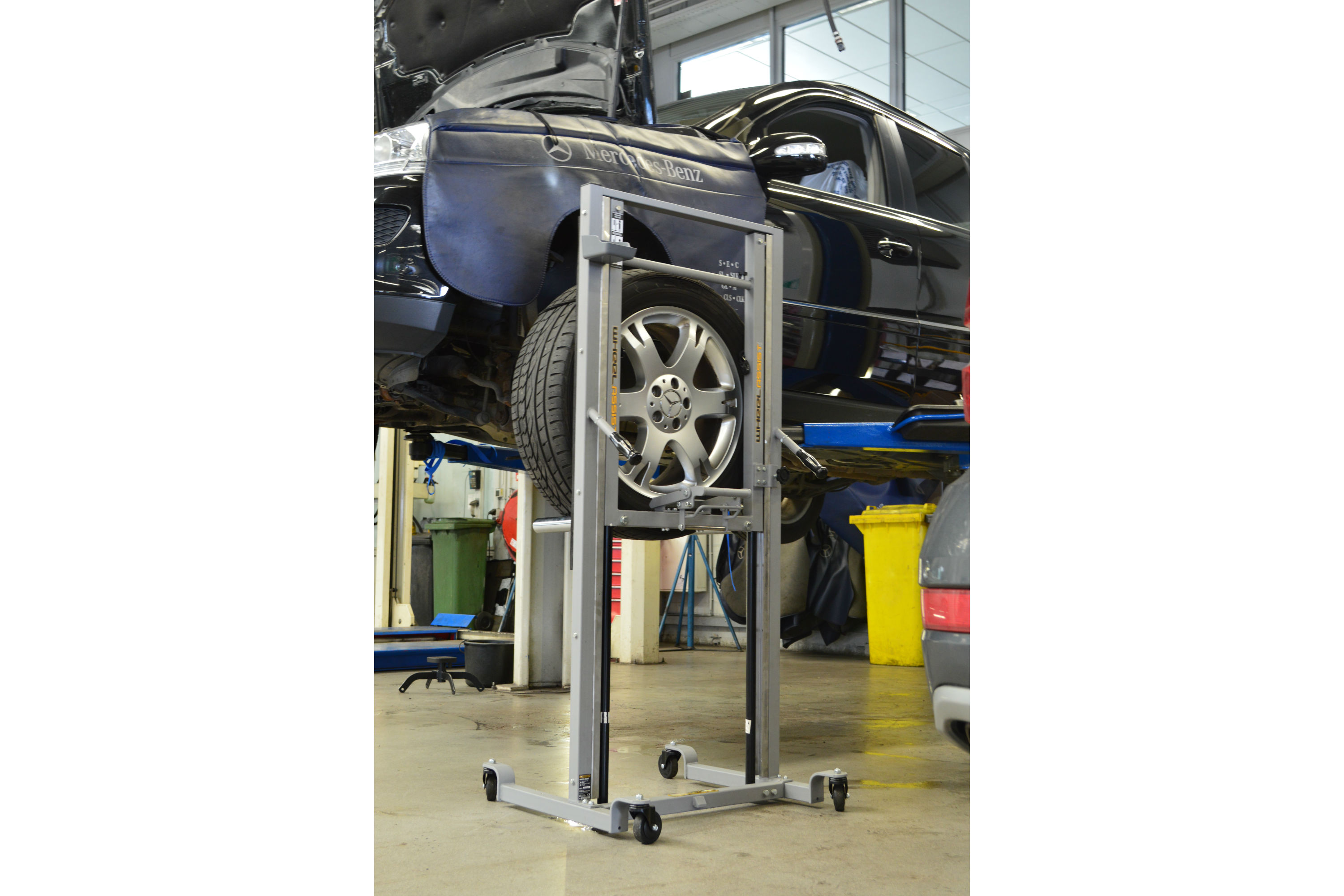 De wiellift werkt met behulp van gasveren. Daardoor hoeft de wiellift nooit meer opgeladen te worden. 