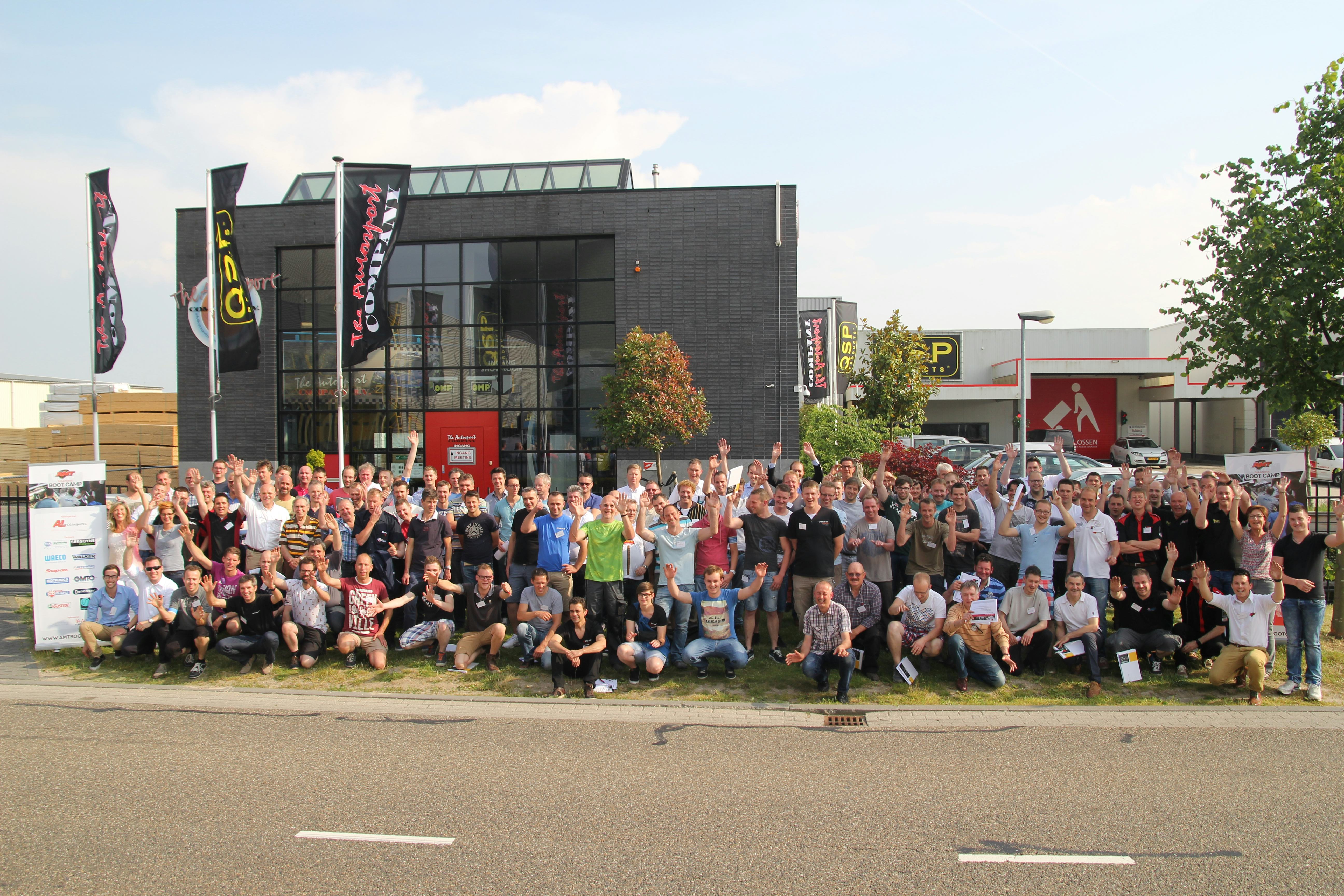 Bijna 100 autotechnici volgden twaalf workshops op AMT Diagnose Boot Camp bij The Autosport Company in Waalwijk. Deelnemers en partners (DiagnosES, Midtronics, Diesel Büchli, Dometic, GMTO, Hella, Snap-On, Tenneco, AA-Equipment, Sergoyne Diagnostics, Dynostar, Castrol en The Autosport Company) bedankt!