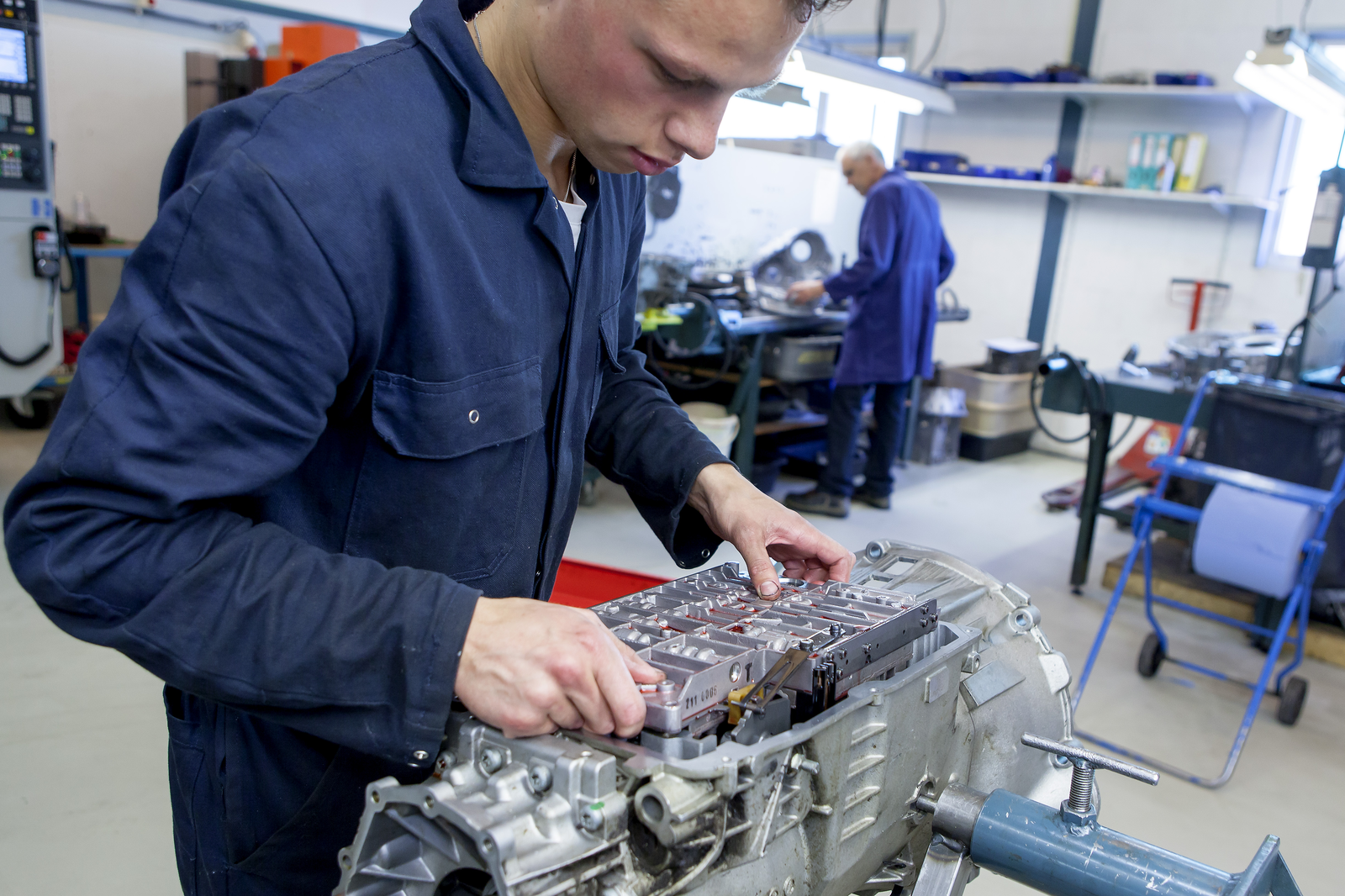 Revisie branche groeide na een dieptepunt in de crisis. Sinds medio 2016 is de groei gestagneerd. 