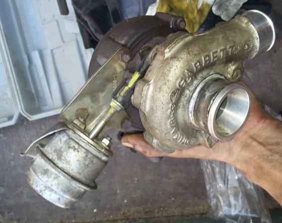 Vaak het eerste slachtoffer van vervuiling. Je voorbeelden belonen we met een Snap-on oliereiniger,