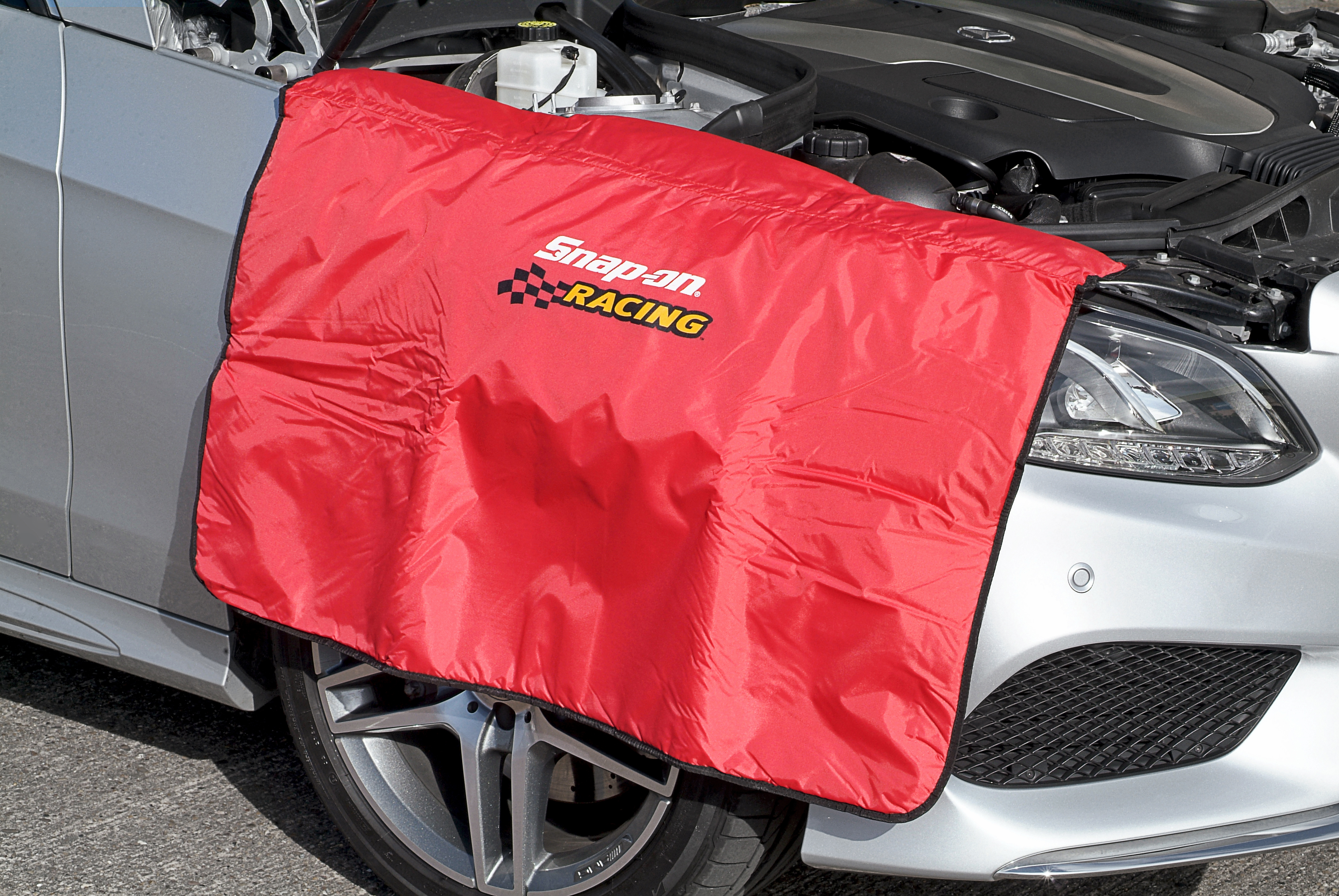 Je bruikbare reactie belonen wij met een Snap-on-spatbordhoes ter waarde van € 29,- 