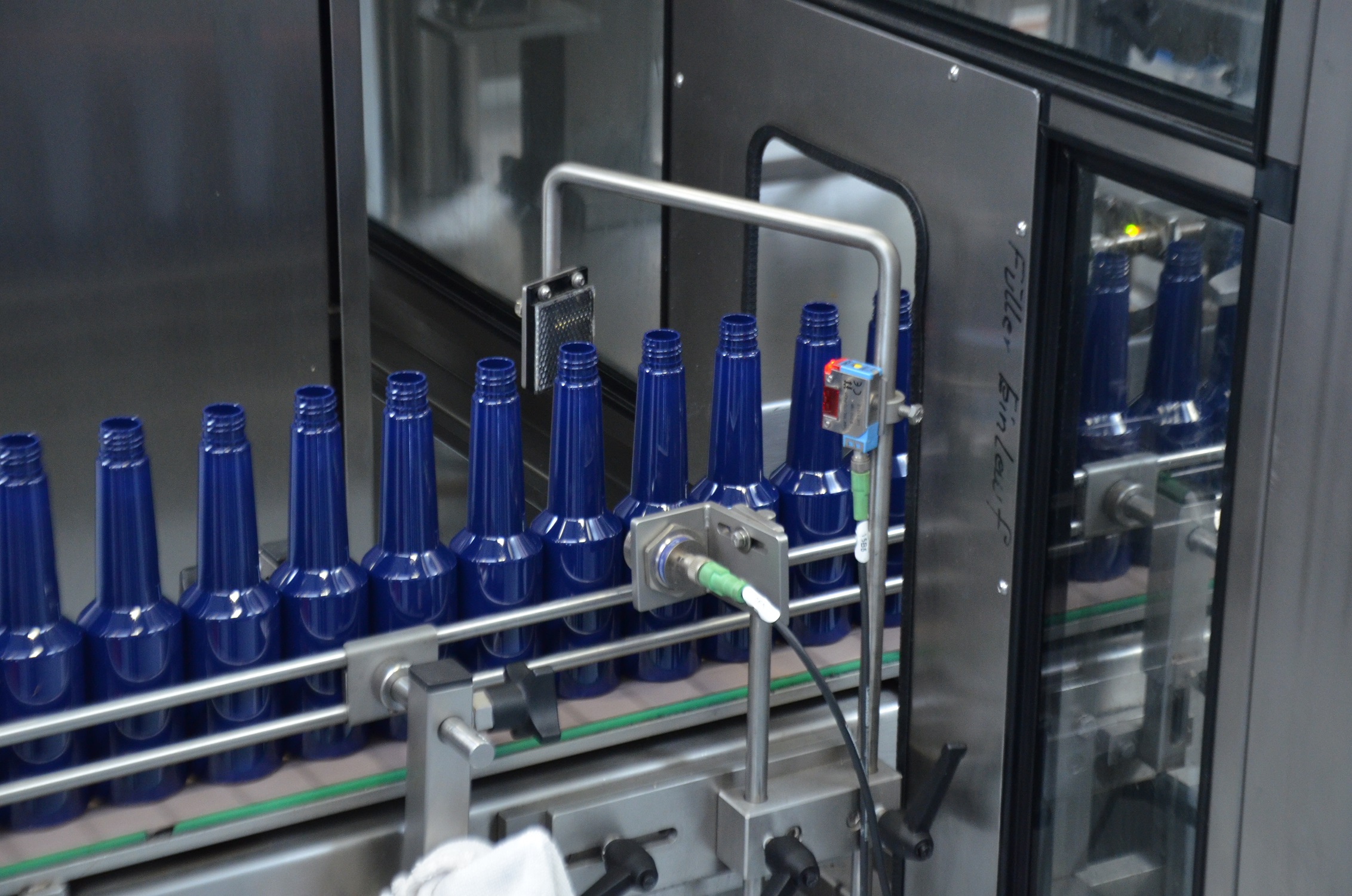 TecLub levert onder private label vooral smeermiddelen, koel- en remvloeistoffen en technische chemicaliën.