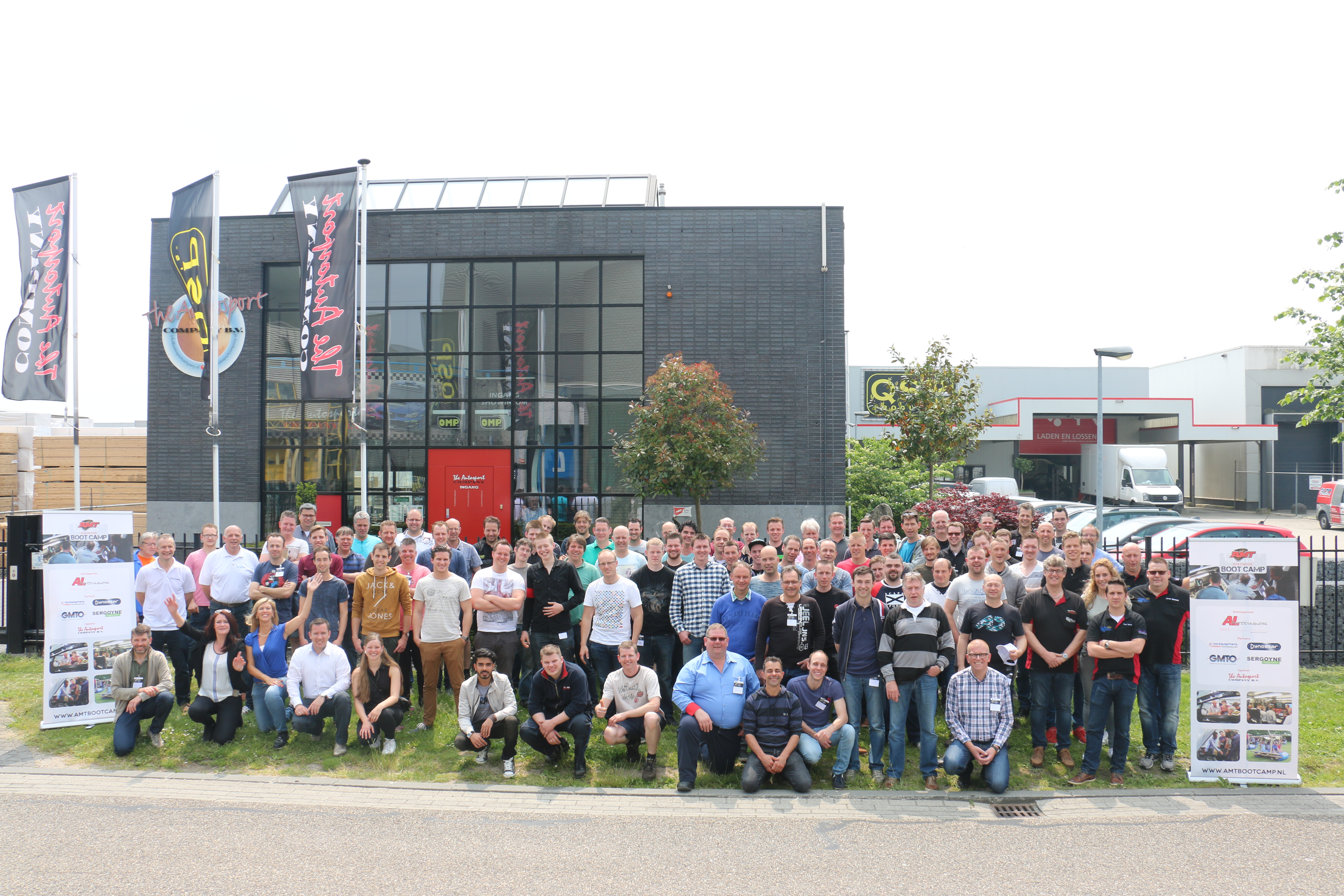 Zo’n tachtig autotechnici volgden tien workshops op AMT Diagnose Boot Camp bij The Autosport company in Waalwijk. “Het was een geweldig Boot Camp”, was een veelgehoorde reactie van de deelnemers. Deelnemers, partners en trainers bedankt! 