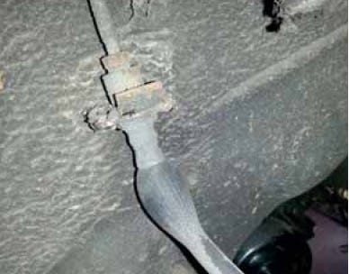 'Zwangere' remslang van een goedgekeurde auto.