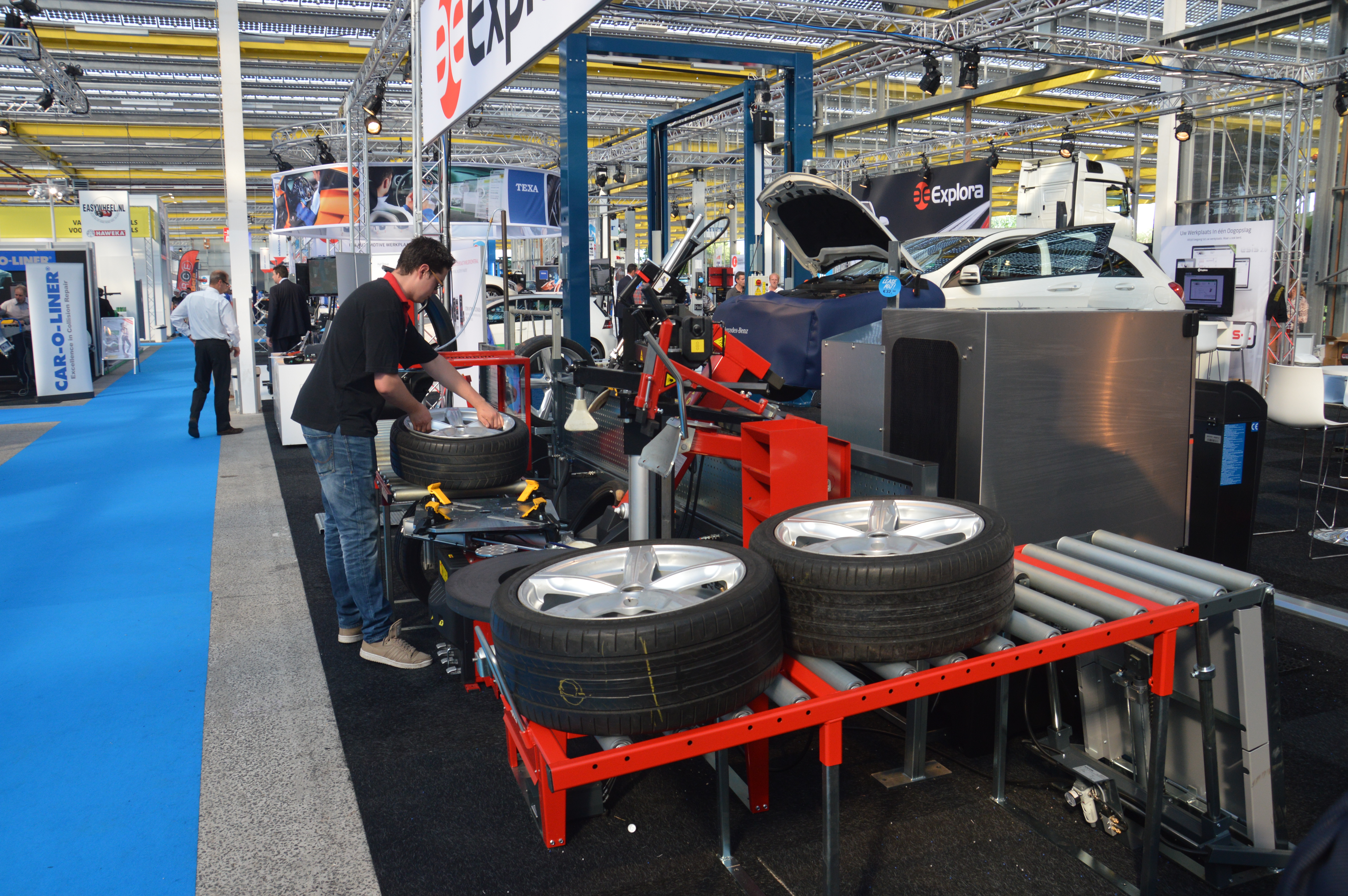 Equipvak: veel nieuwe werkplaatsequipment en de rust en ruimte om je op je gemak te oriënteren.