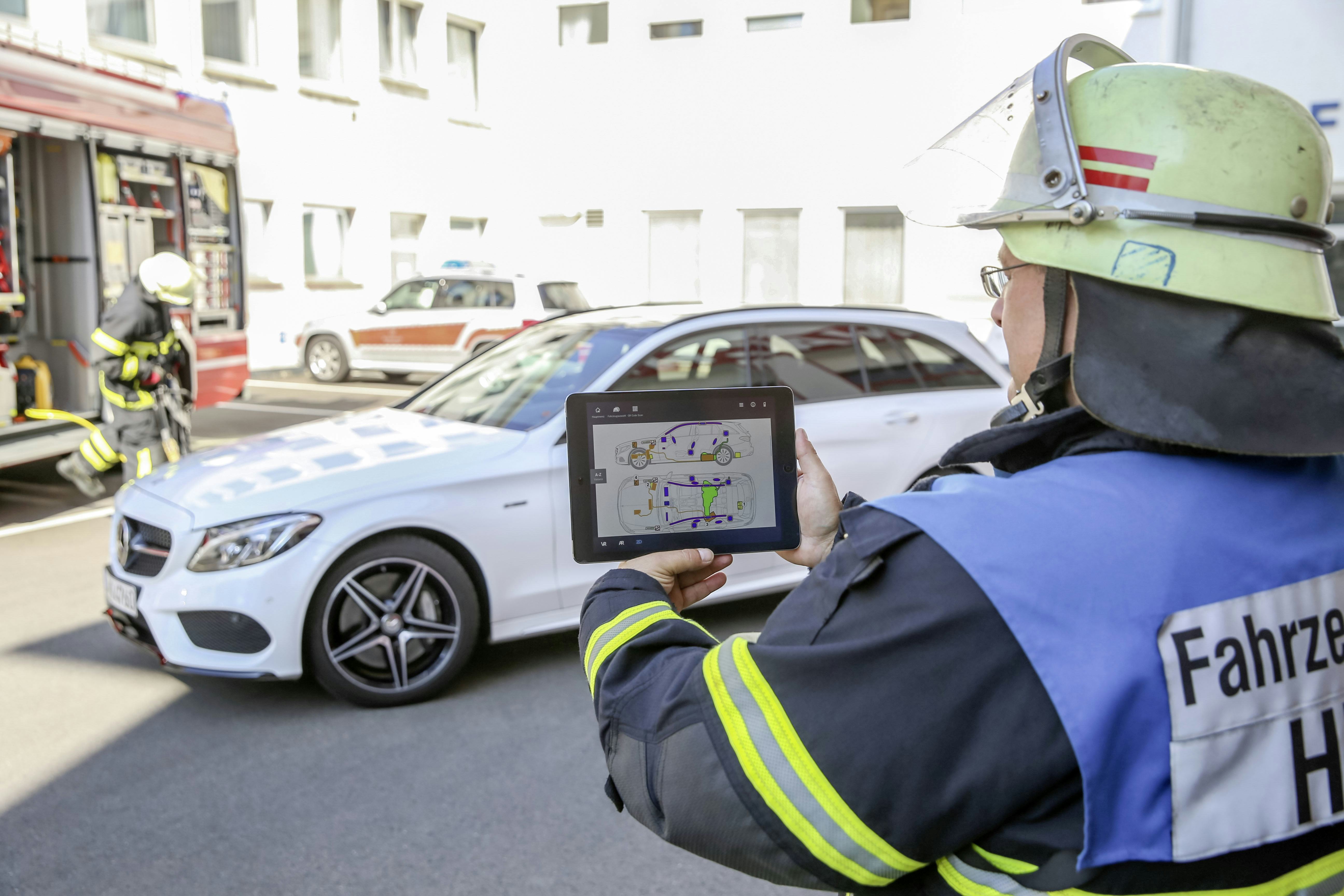 Mercedes-Benz Rescue Assist App;