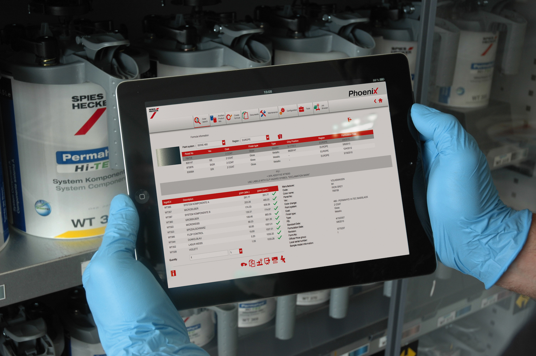 Spies Hecker Phoenix software biedt real-time updates van formules, toegang tot kleuren in de cloud en een link naar de ColorDialog Spectro.