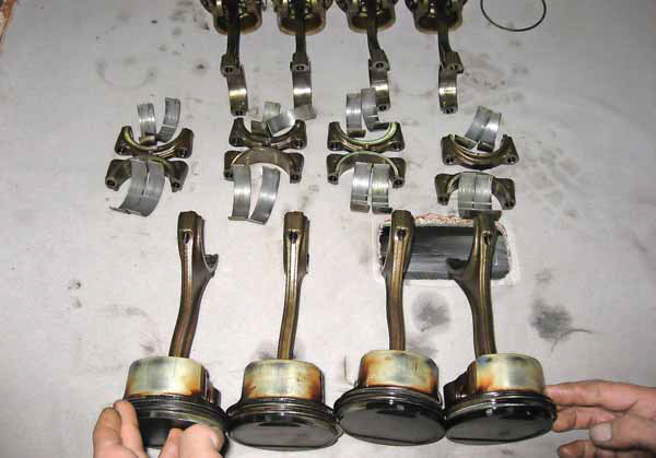 Reviseren, doe je dat zelf of besteed je het uit? AMT-lezers delen hun ervaringen.