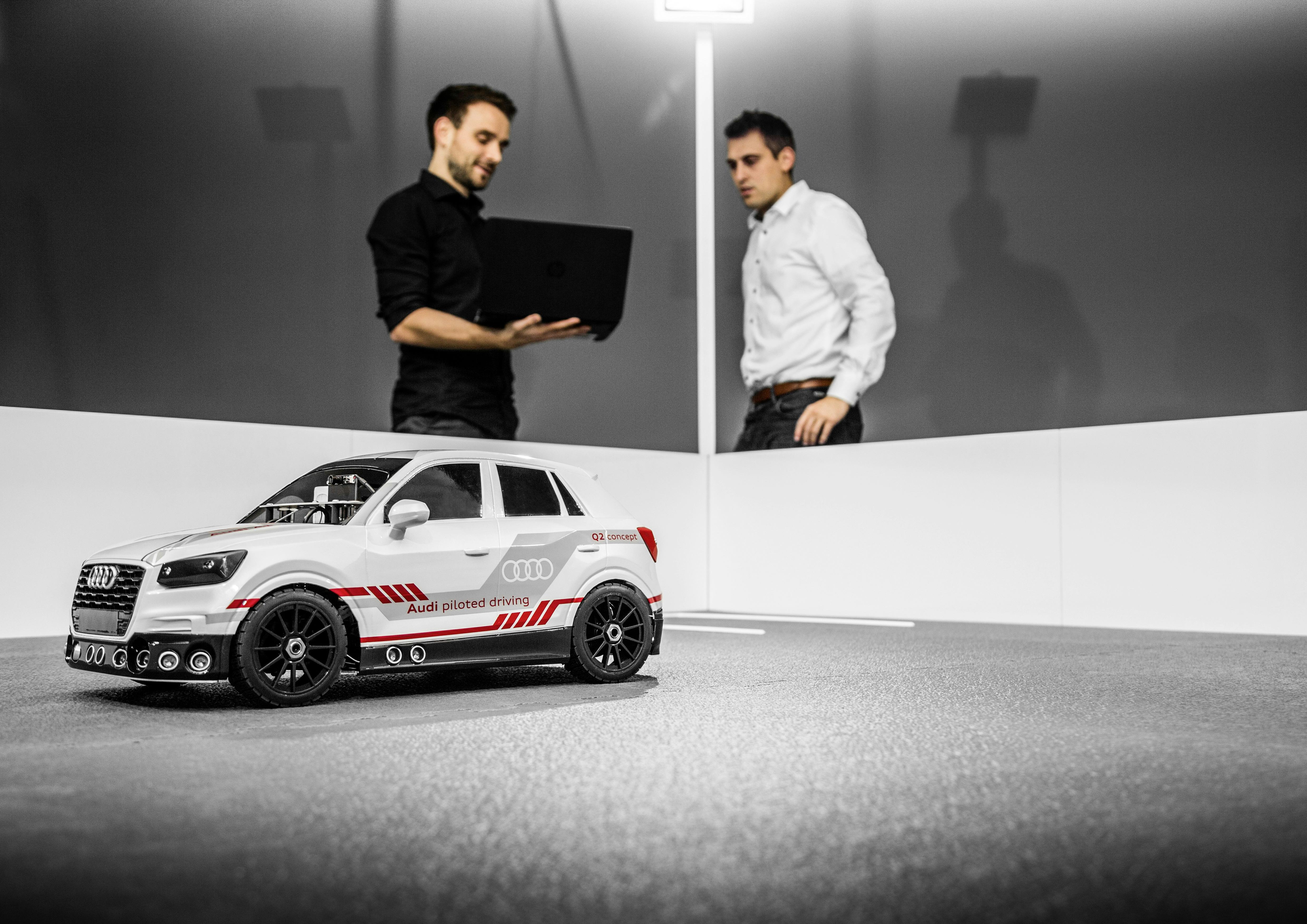 De Audi Q2 deep learning concept is ontwikkeld door Audi Electronics Venture (AEV), een dochteronderneming van Audi AG.