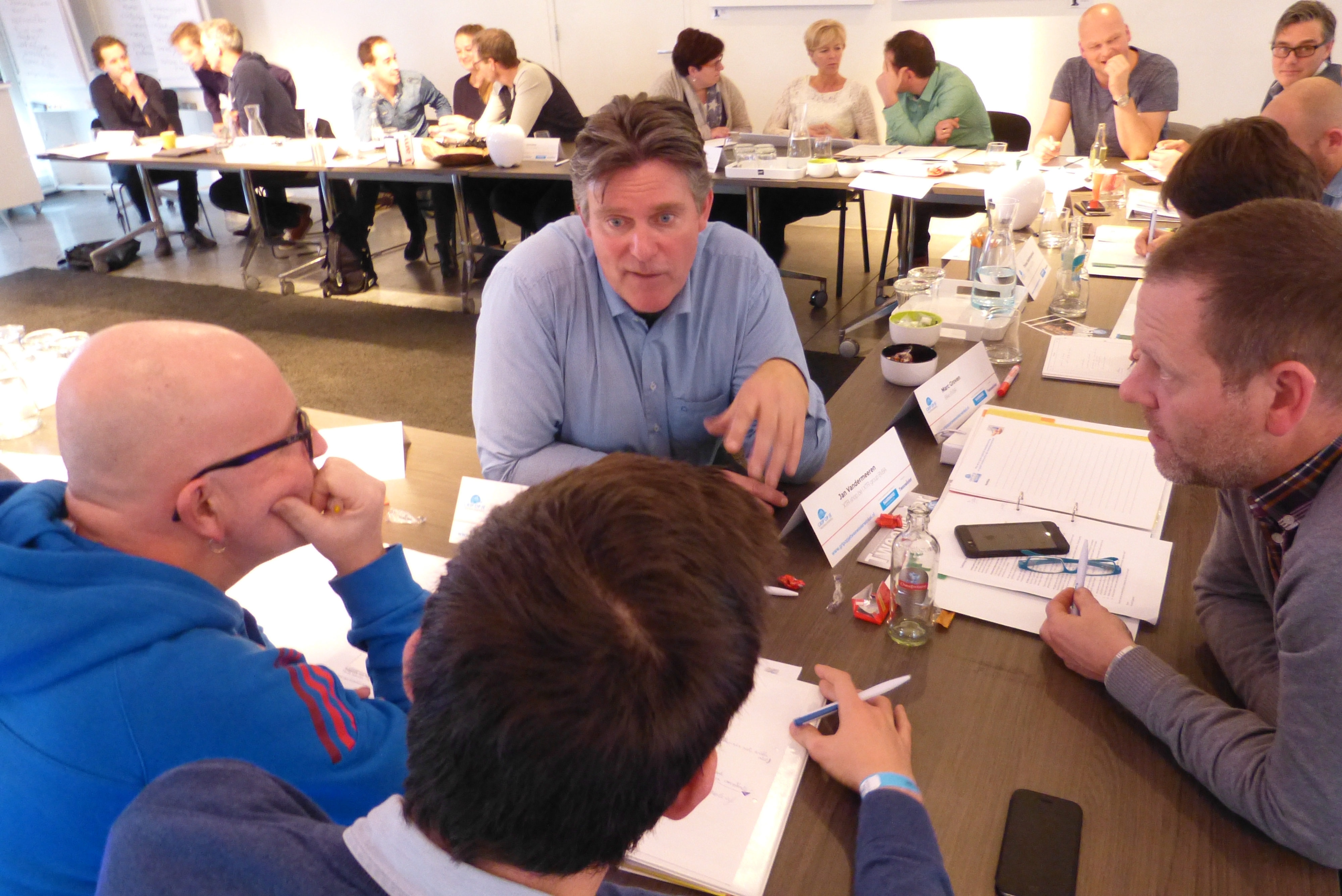 AMT-columnist, Inspired2Work-oprichter en Grip op je Autobedrijf-trainer Ronald Dingerdis brengt het beste boven in mensen.