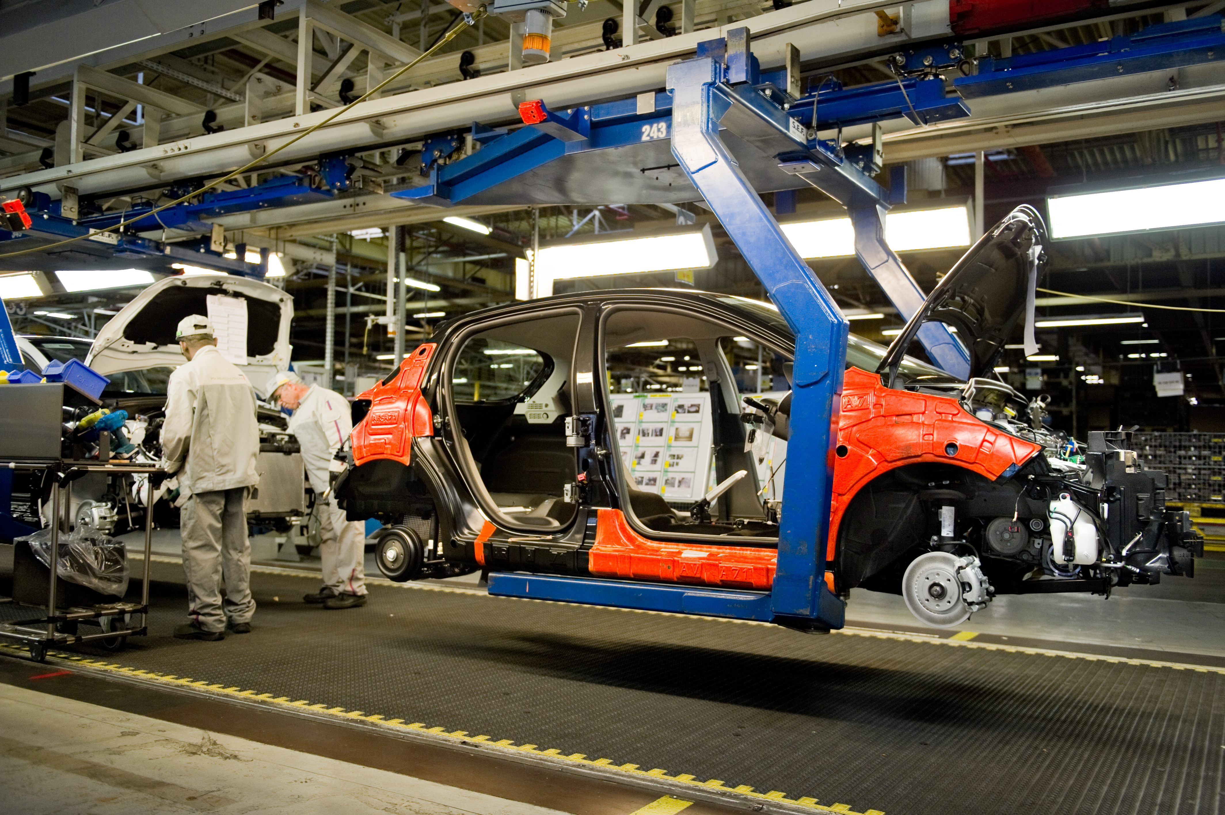 Peugeot-assemblagelijn in de fabriek in Poissy, Frankrijk.