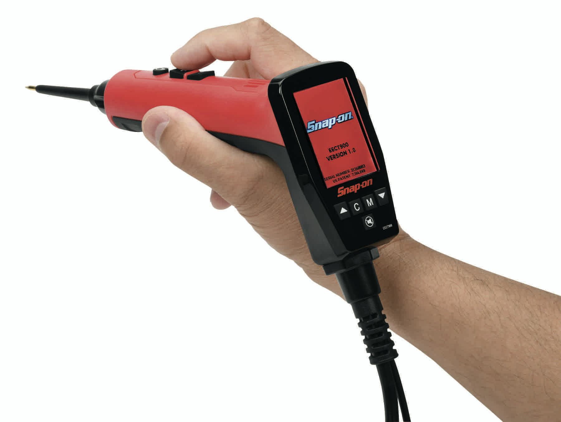 Kapotte zekeringen, onderbroken bedrading, corrosie, defecte schakelaars, relais of elektromotoren, spanning, wissel- en gelijkstroom, weerstand of massa-problemen? De Snap-on Multi-Probe signaleert het en begeleid je stap voor stap naar de oorzaak van een probleem.