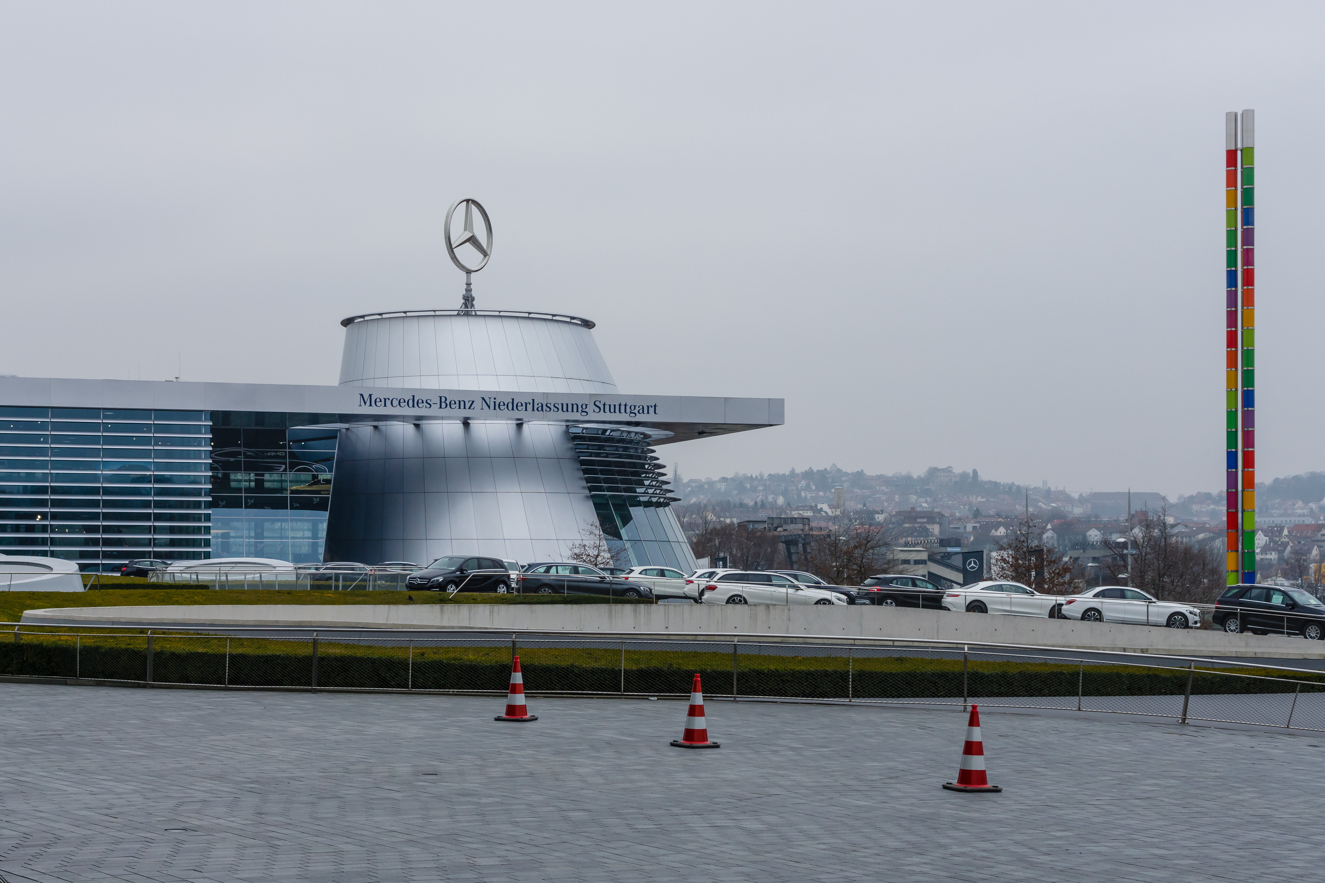 De Mercedes-Benz vestiging in Stuttgart, Duitsland.