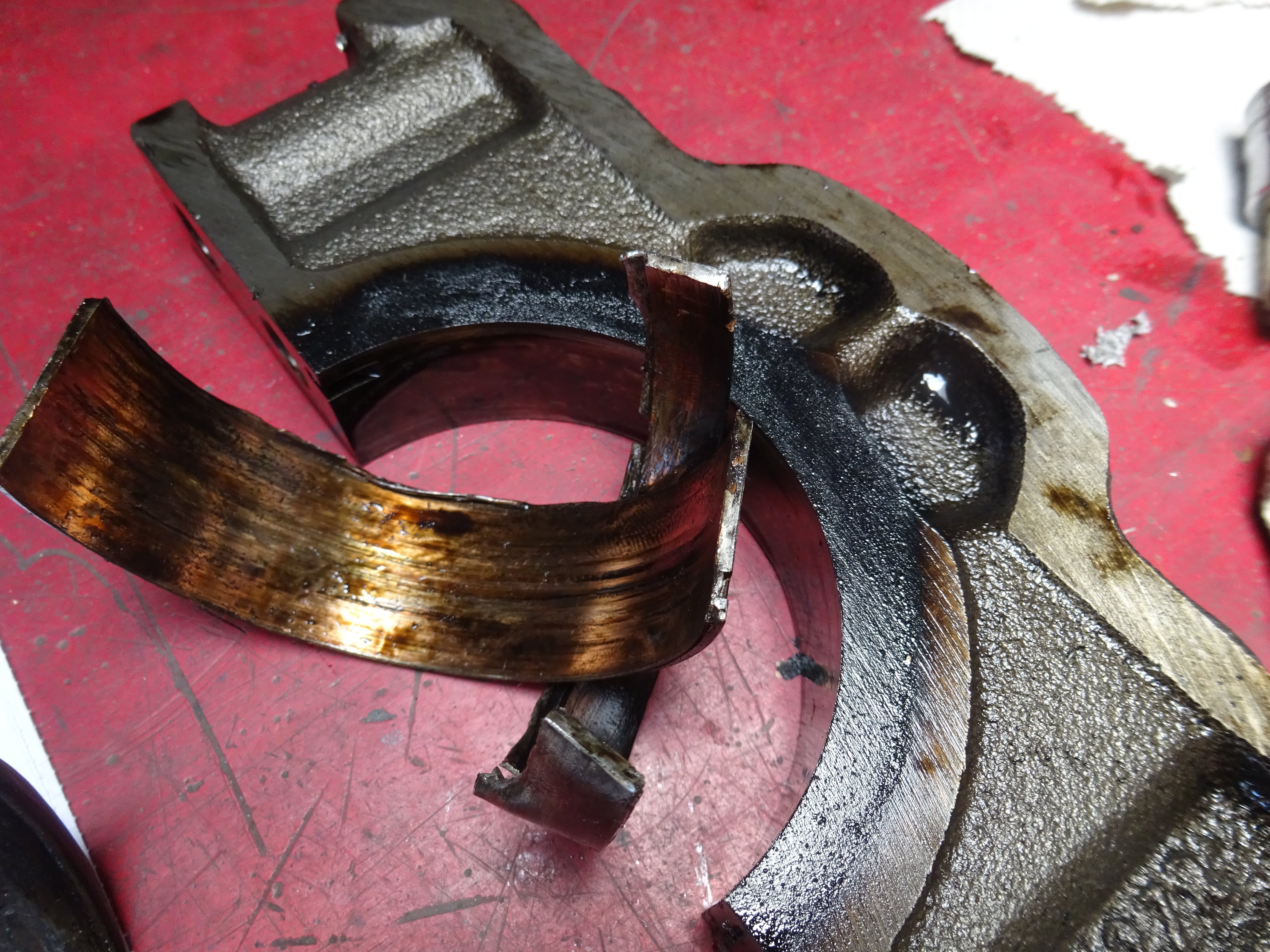 Schade door een hobbel zoals de eigenaar van de auto de verzekering wil doen geloven?