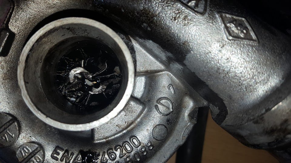 Deze turbo is gesneuveld door gebrekkige smering. 
Welke oliegerelateerde problemen ben jij tegengekomen?