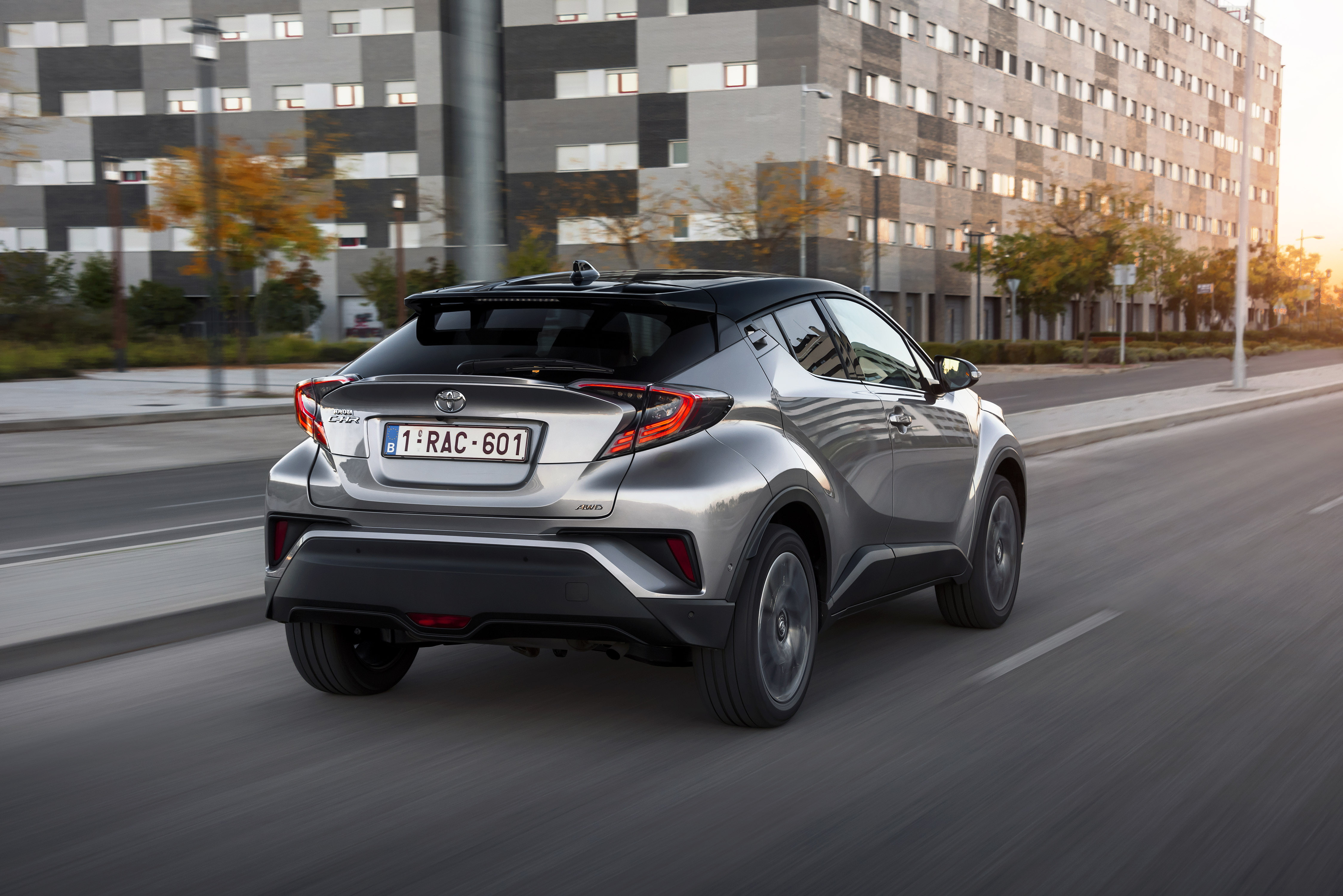 Tweederde van zijn verkoopwinst dankt Toyota aan de modieuze C-HR, ook Tesla en Maserati bijvoorbeeld winnen specifiek kopers op hun nieuwe suv-model.