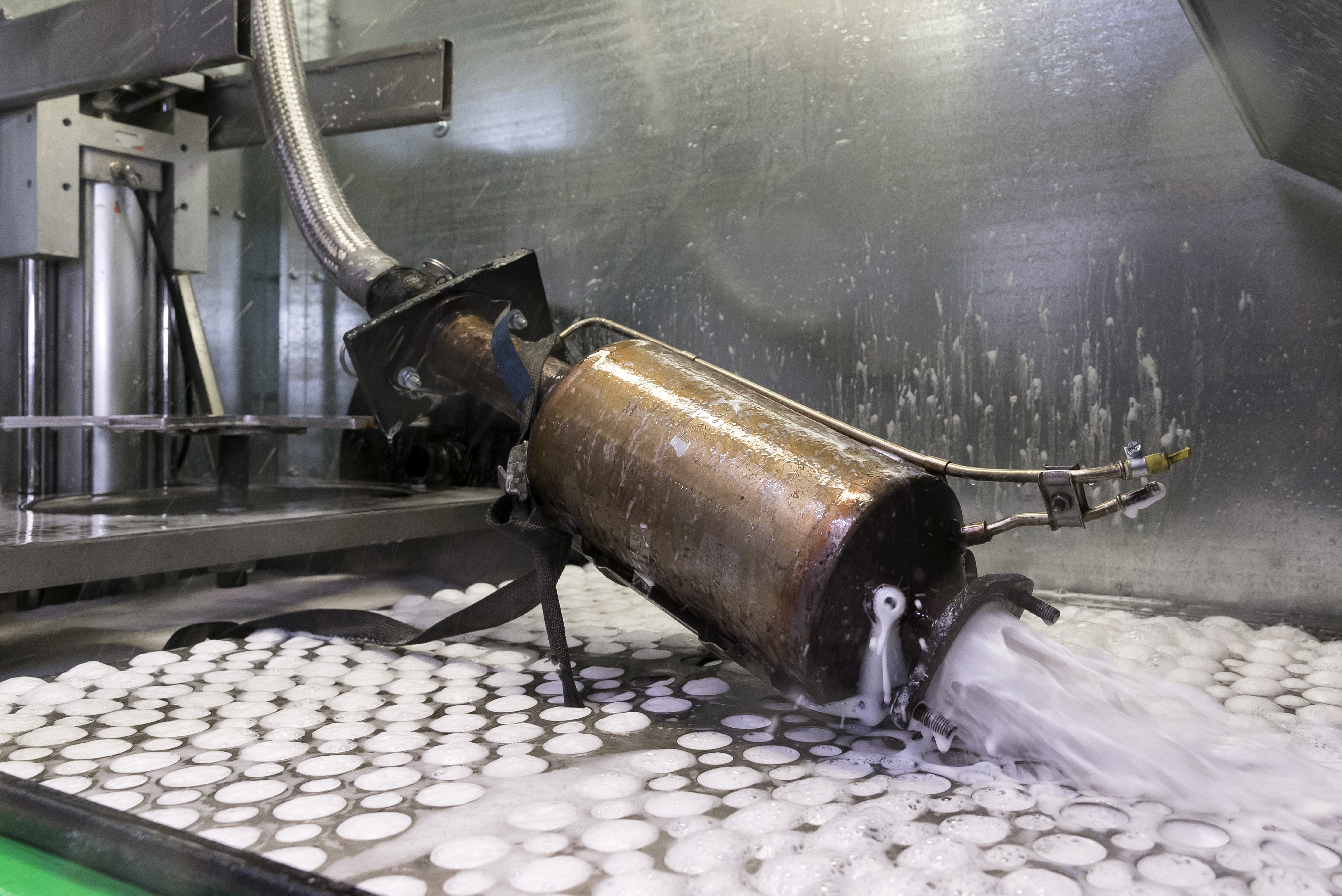 Visser heeft voor elke klus, dus ook voor het reinigen van roetfilters, de juiste apparatuur. 