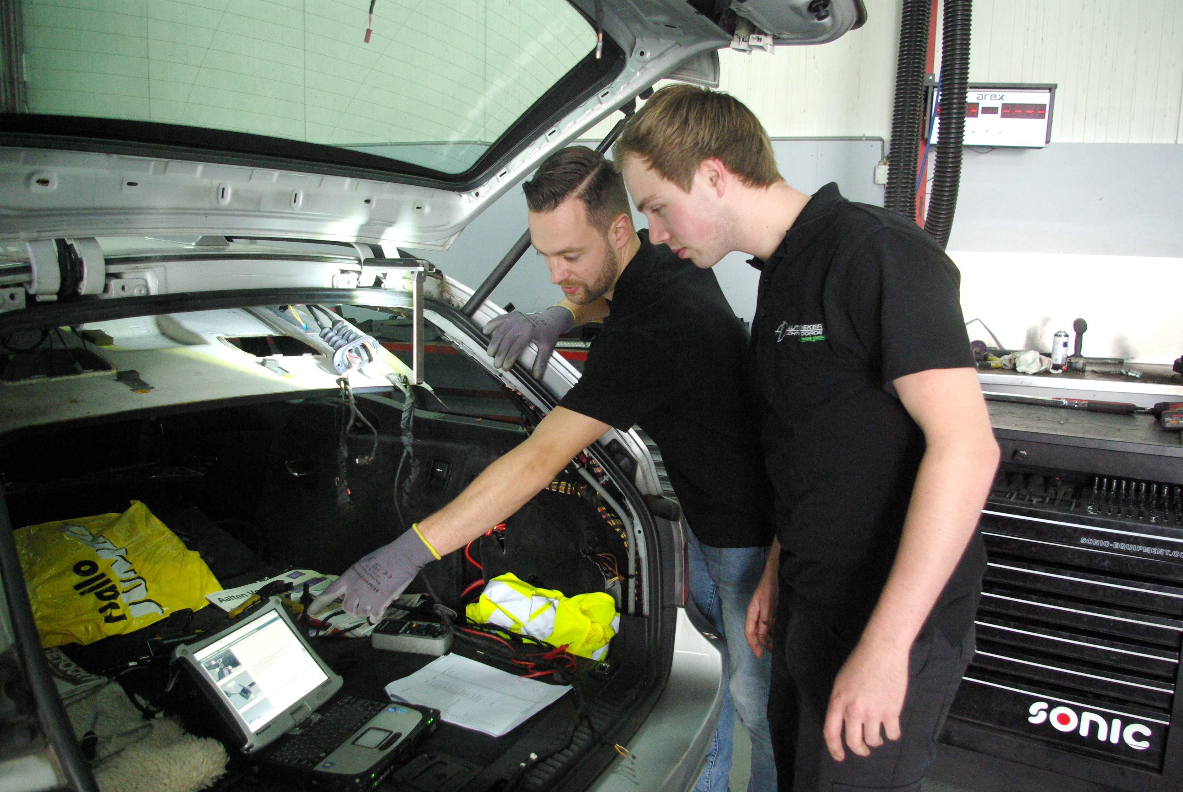 Meer leerlingen, maar ook meer leer-werkplekken in de automotive en carrosserie branche.  Mooie ontwikkeling voor de sector.
