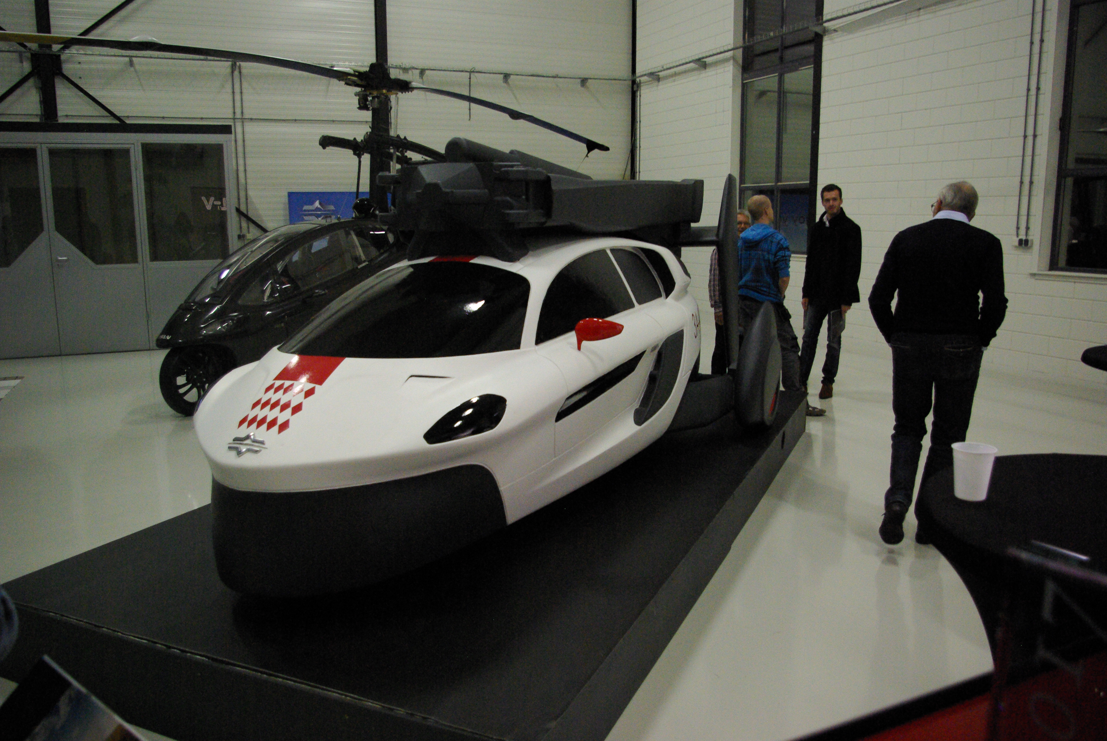 Zo komt de Pal-V Liberty er uiteindelijk uit te zien. Met zijn afmetingen (2x4x1.70 m) past hij makkelijk in elke garage of onder de carport. 