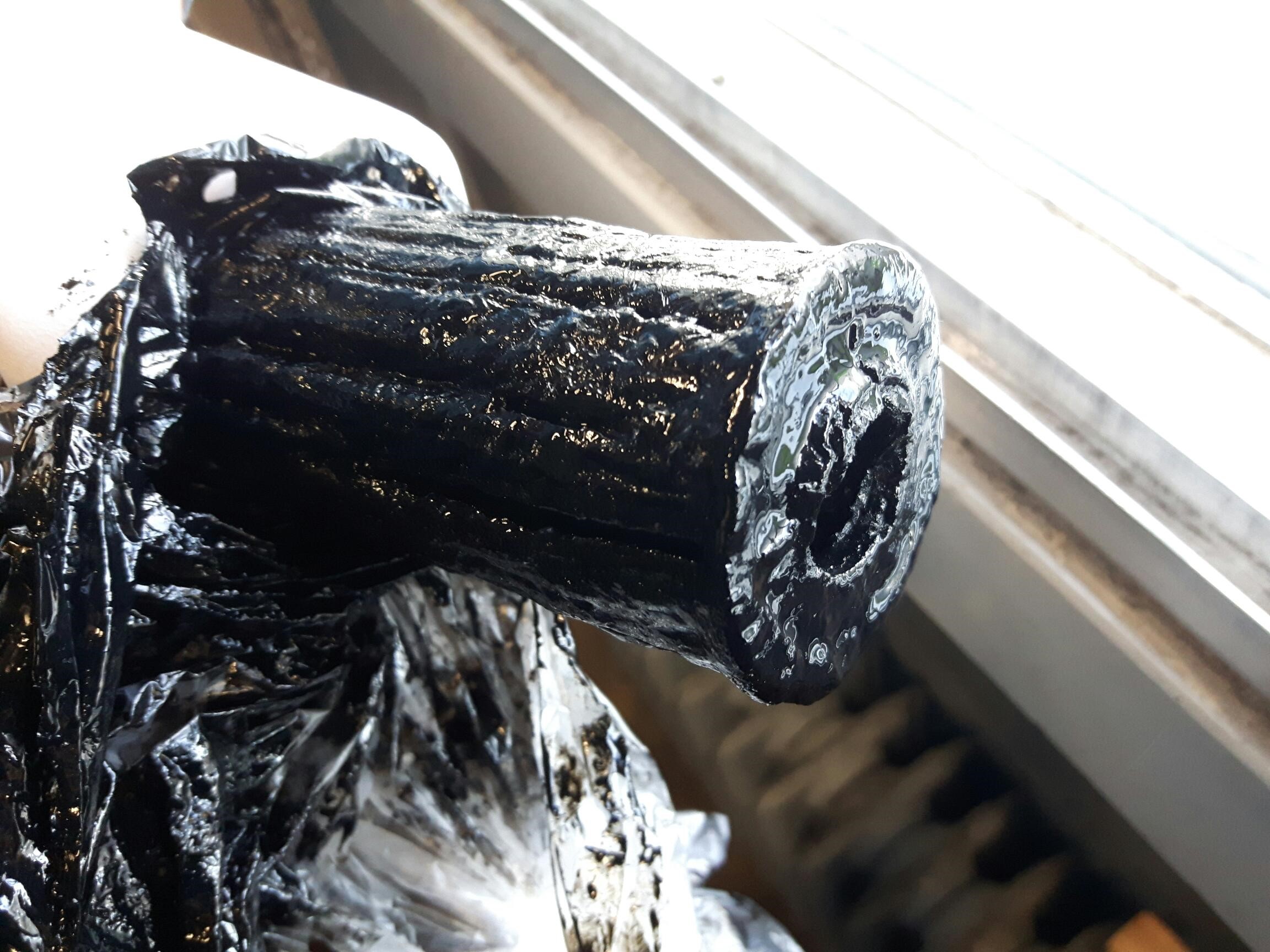 Waarschuwing: dit beeld kan schokkend zijn. Oliefilter na 93.000 km trouwe dienst in een moderne diesel.