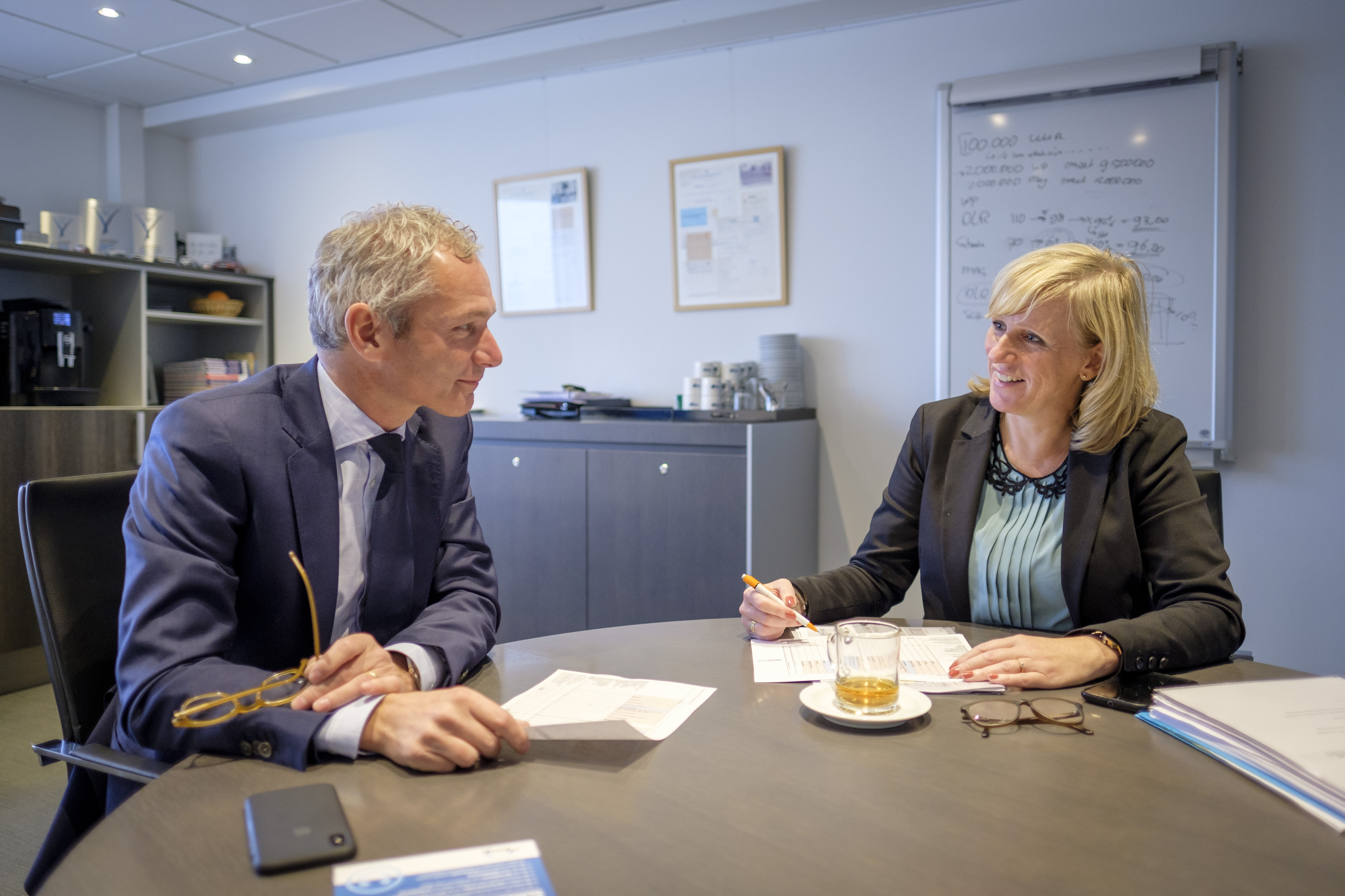 Mede-eigenaar van Amega Niels ter Brake en HR-directeur Suzanne Kuiper zijn creatief in het werven en behouden van kwalitatief goed personeel.