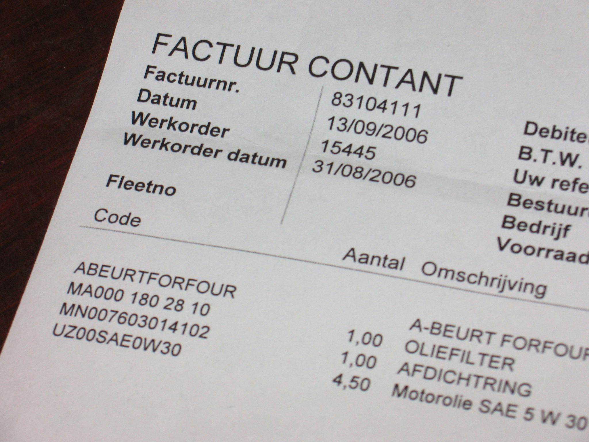 Olie, filter, afdichtring… Het staat allemaal keurig op de factuur. Maar zit het ook in de auto? (Foto: M. Minderhoud)