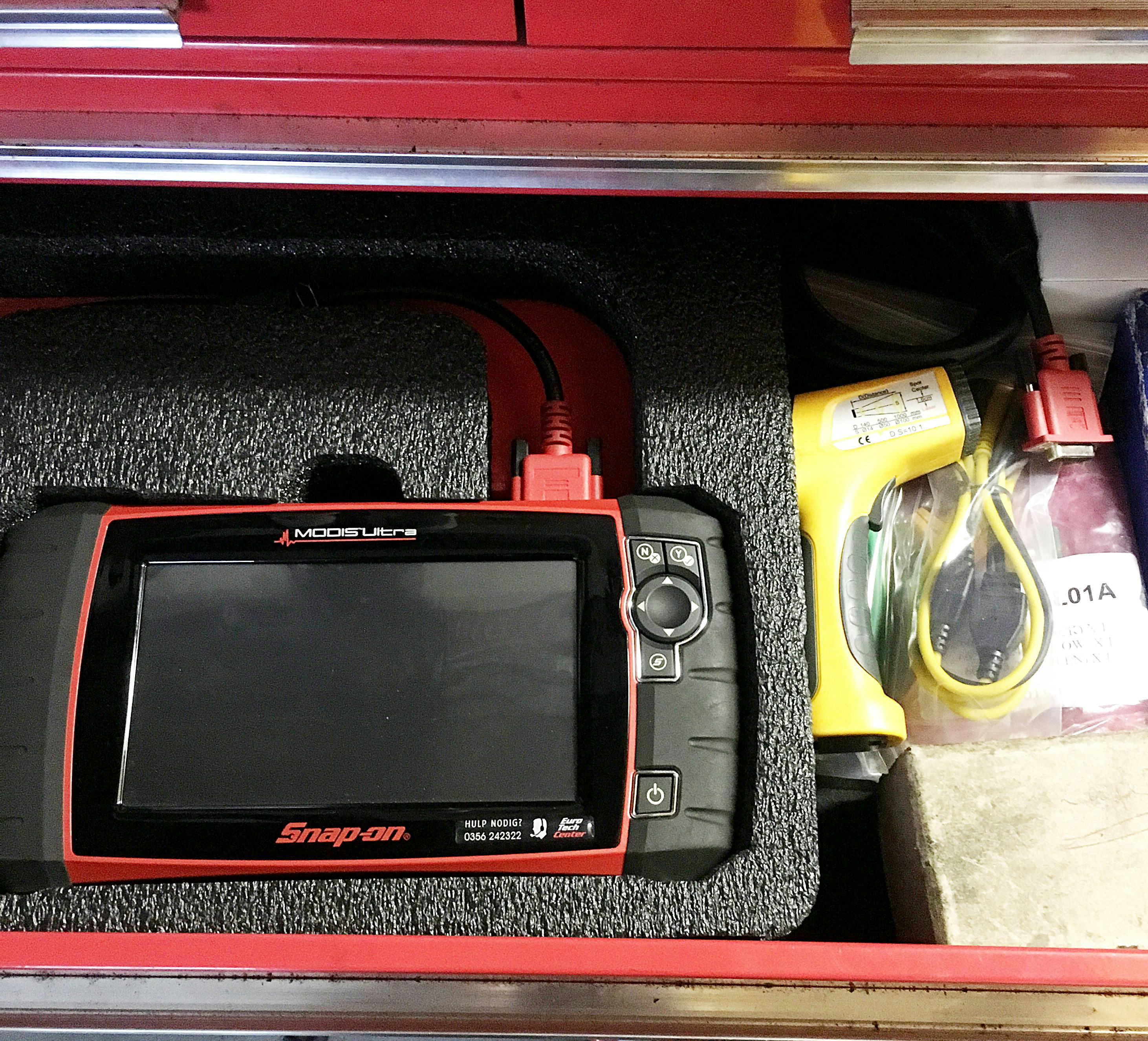 Eric Veekens vindt zijn Snap-on Modis Ultra redelijk eenvouig te bedienen, en de back-up is goed.