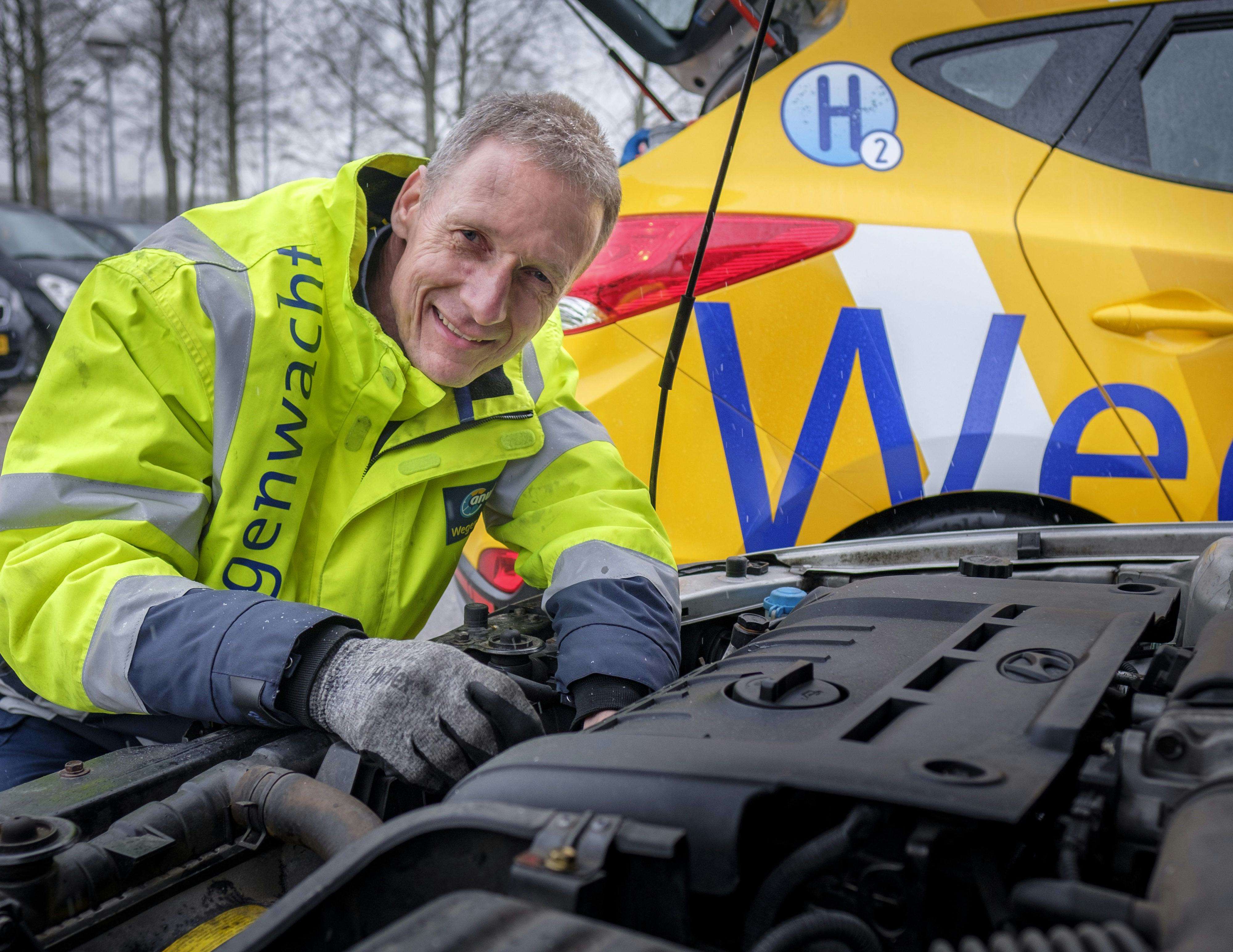 Wegenwacht Barend Broek over zijn brandstofcel-Hyundai: “Ik heb er nu 57.000 km mee gereden en het is een fantastische auto om je werk mee te mogen doen en om mooie ervaringen mee op te doen.” (Foto:  Roel Dijkstra / Joep van der Pal)