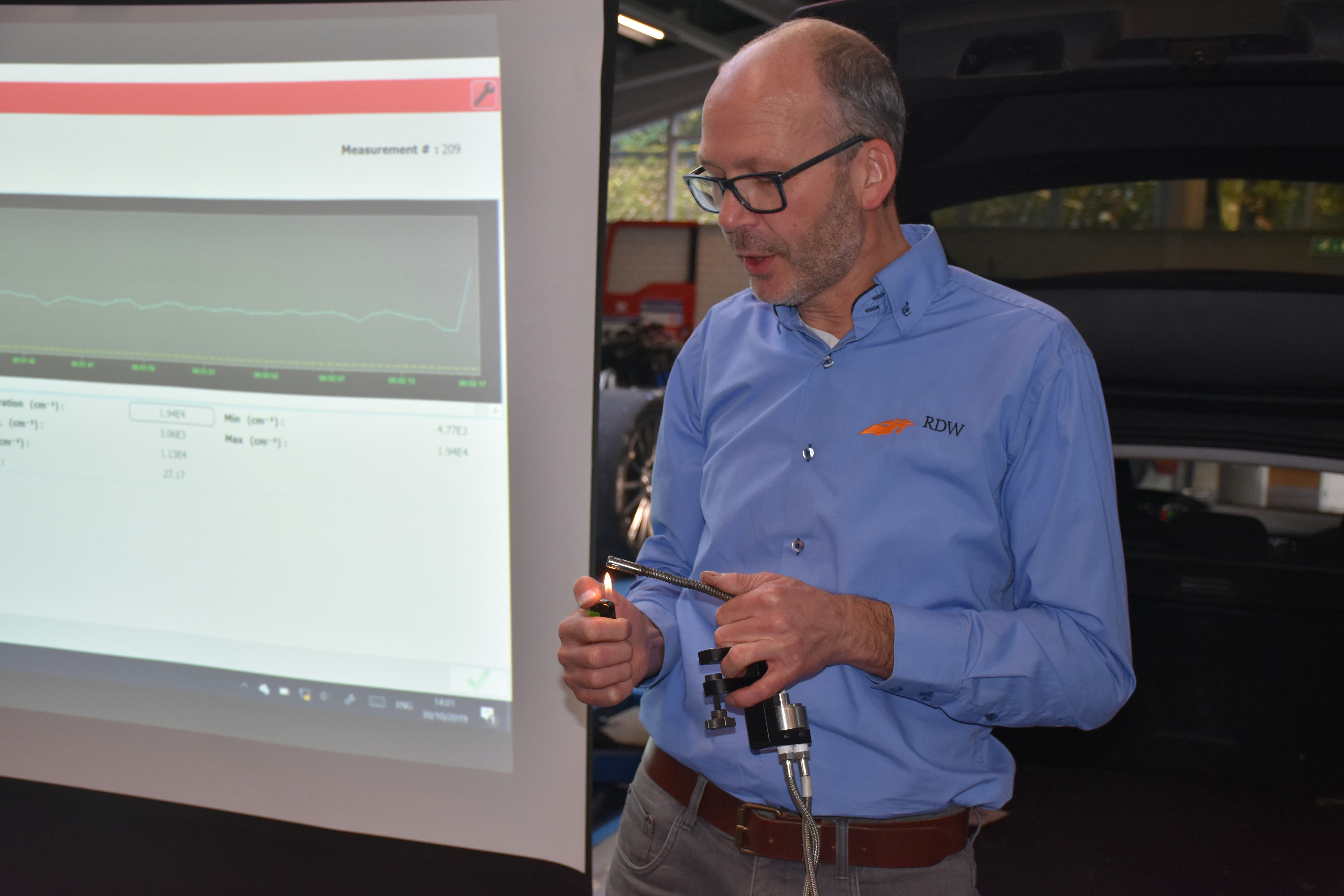 Arthur van Lee, werkzaam bij de RDW, weet heel veel van de nieuwe APK-ontwikkelingen naar 2021. Die kennis gaat hij delen in Gorinchem.