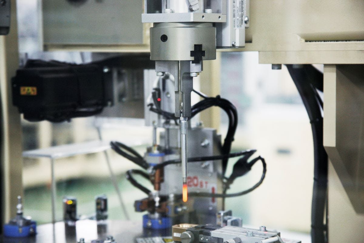 NGK Spark Plug groeit: succes in onzekere toekomst