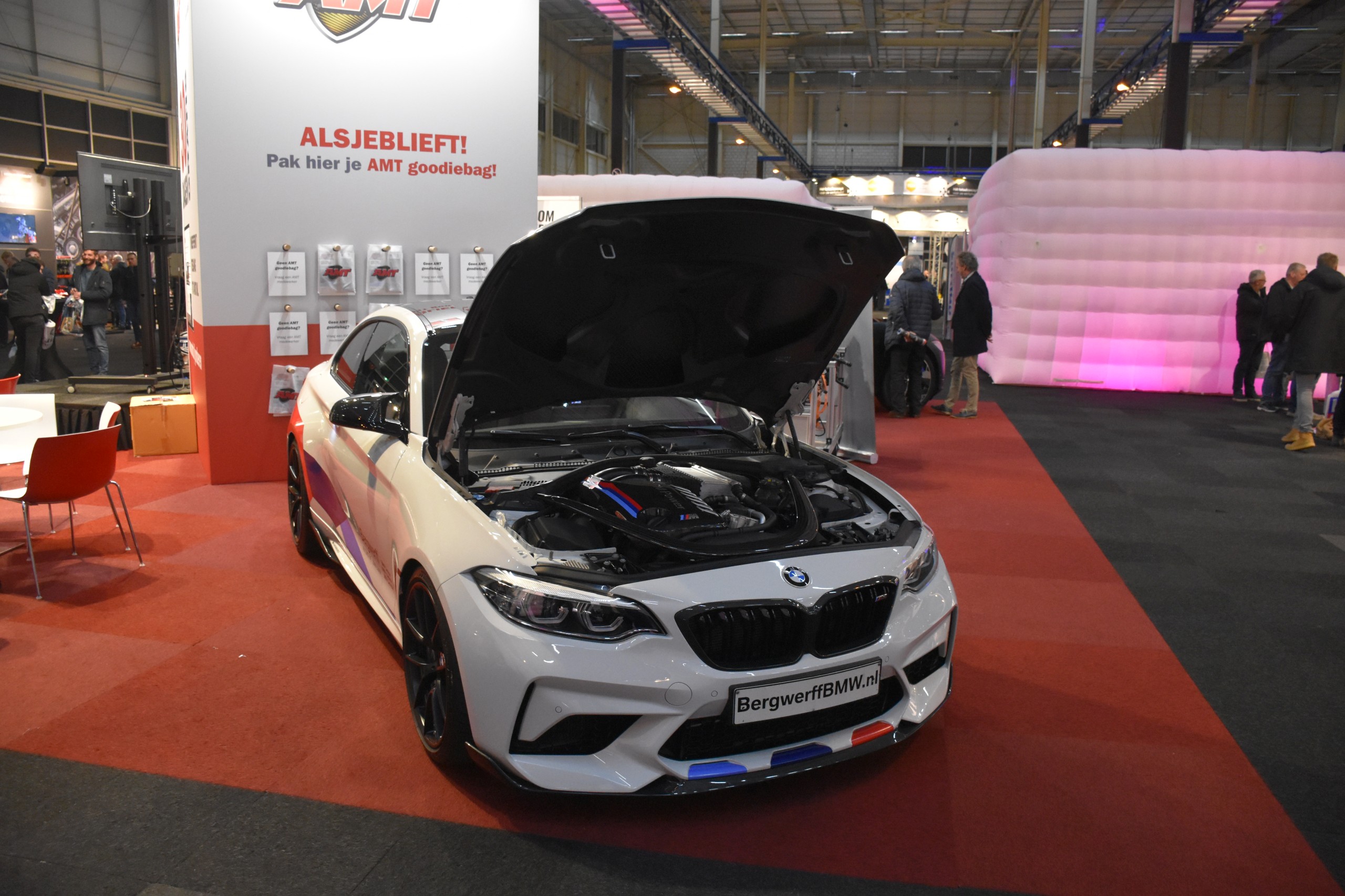 Hoe ziet een BMW M2 Competition met 38.000 euro aan opties (!) eruit? Nou, zo!