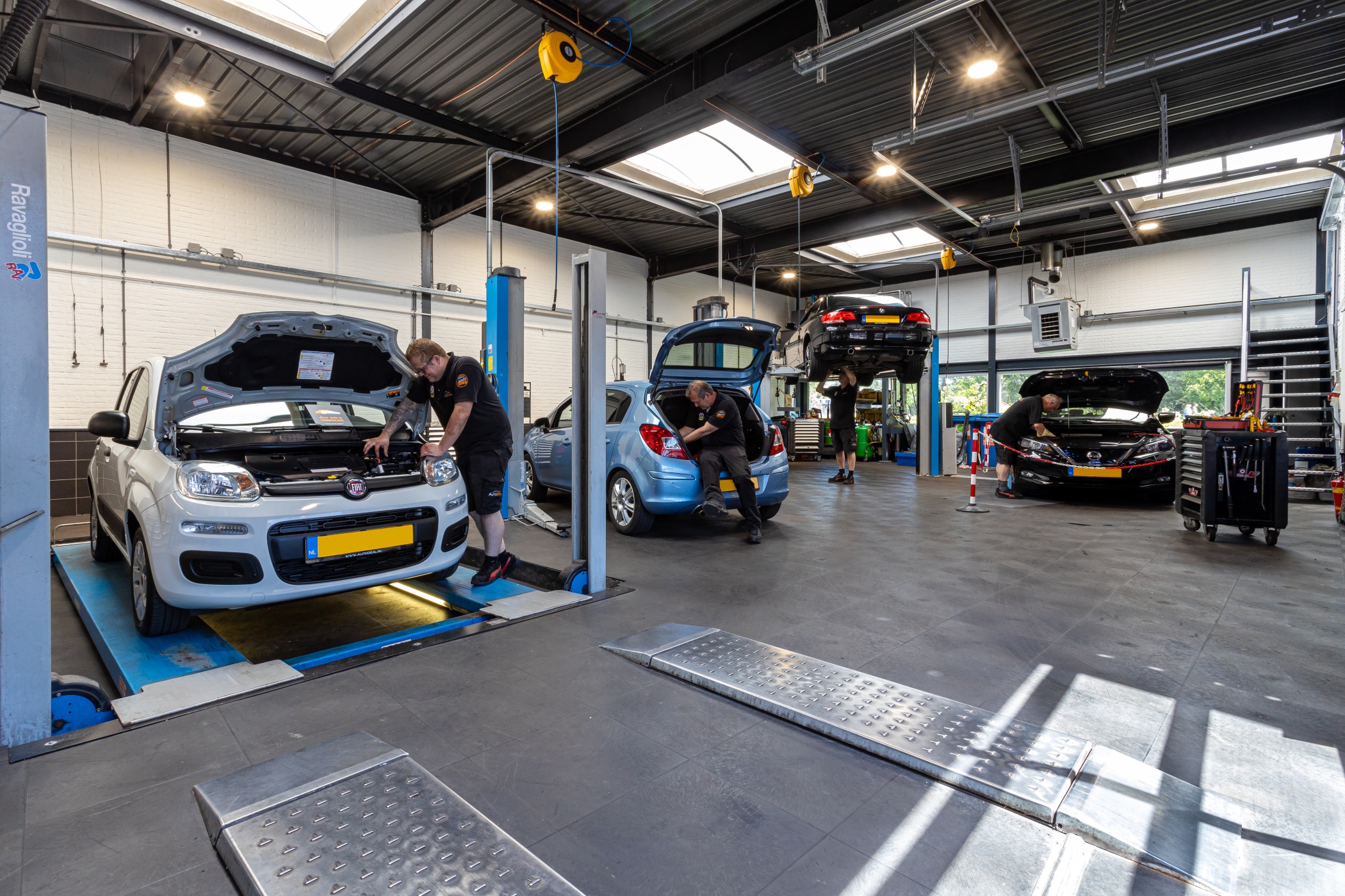 Welke service verleen jij aan het onderstel van een auto? Blijft het bij vervanging van onderdelen, of heb je ook een uitlijner of ADAS-kalibratieapparatuur?