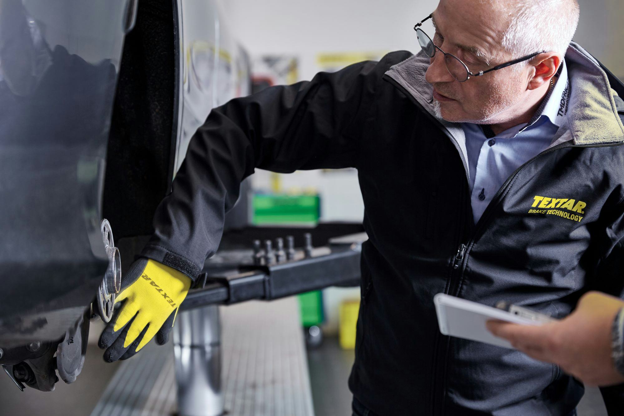 “In sommige gevallen kunnen onnodige vervangingen en buitensporige kosten voor alle partijen verholpen worden door naar de lichtmetalen velgen te kijken."