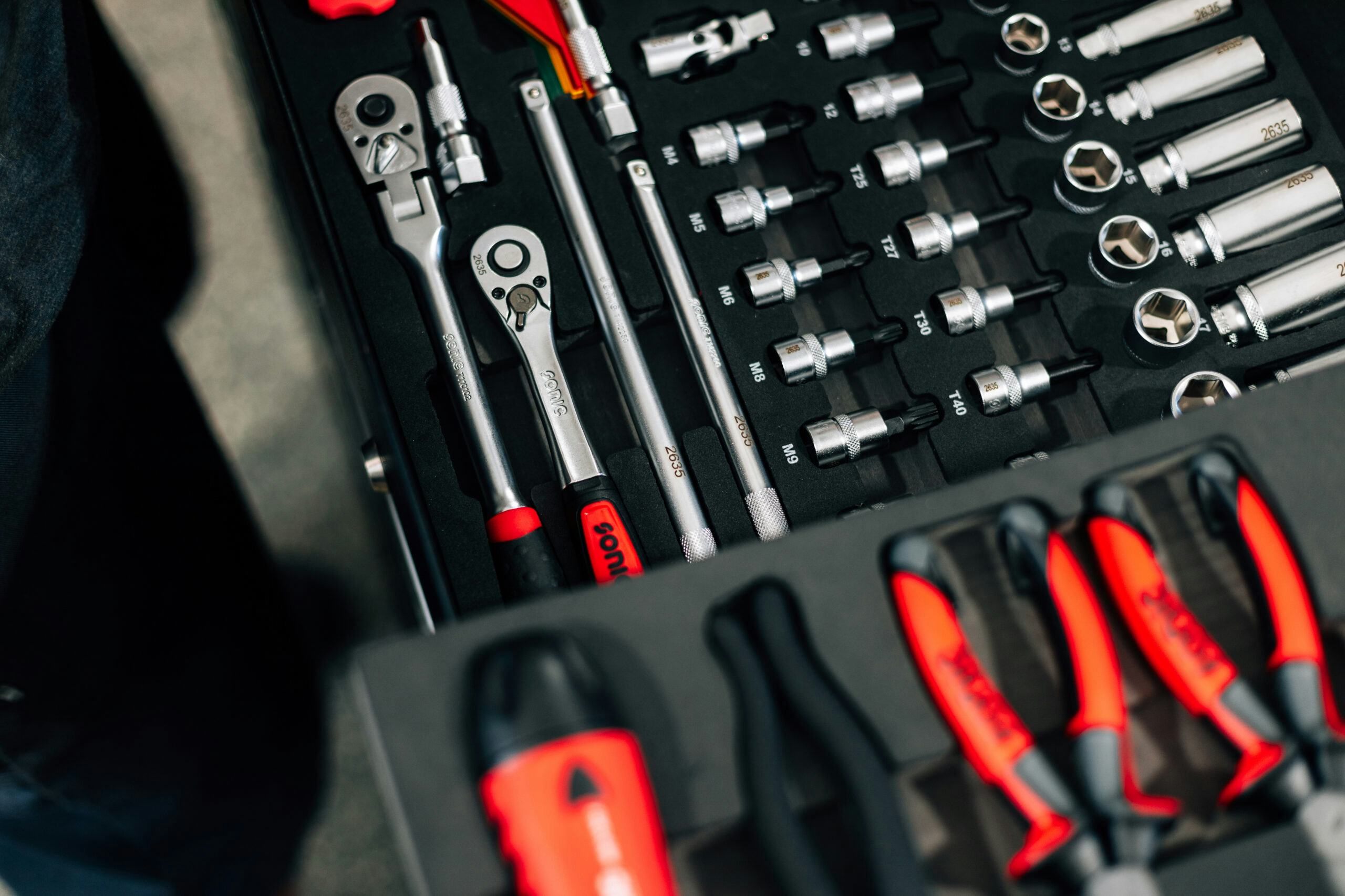 Sonic Equipment is specialist in handgereedschap, gevulde gereedschapswagens en premium opbergsystemen. Sonic bestaat nog maar sinds 2004 en is inmiddels al in meer dan 65 landen actief.