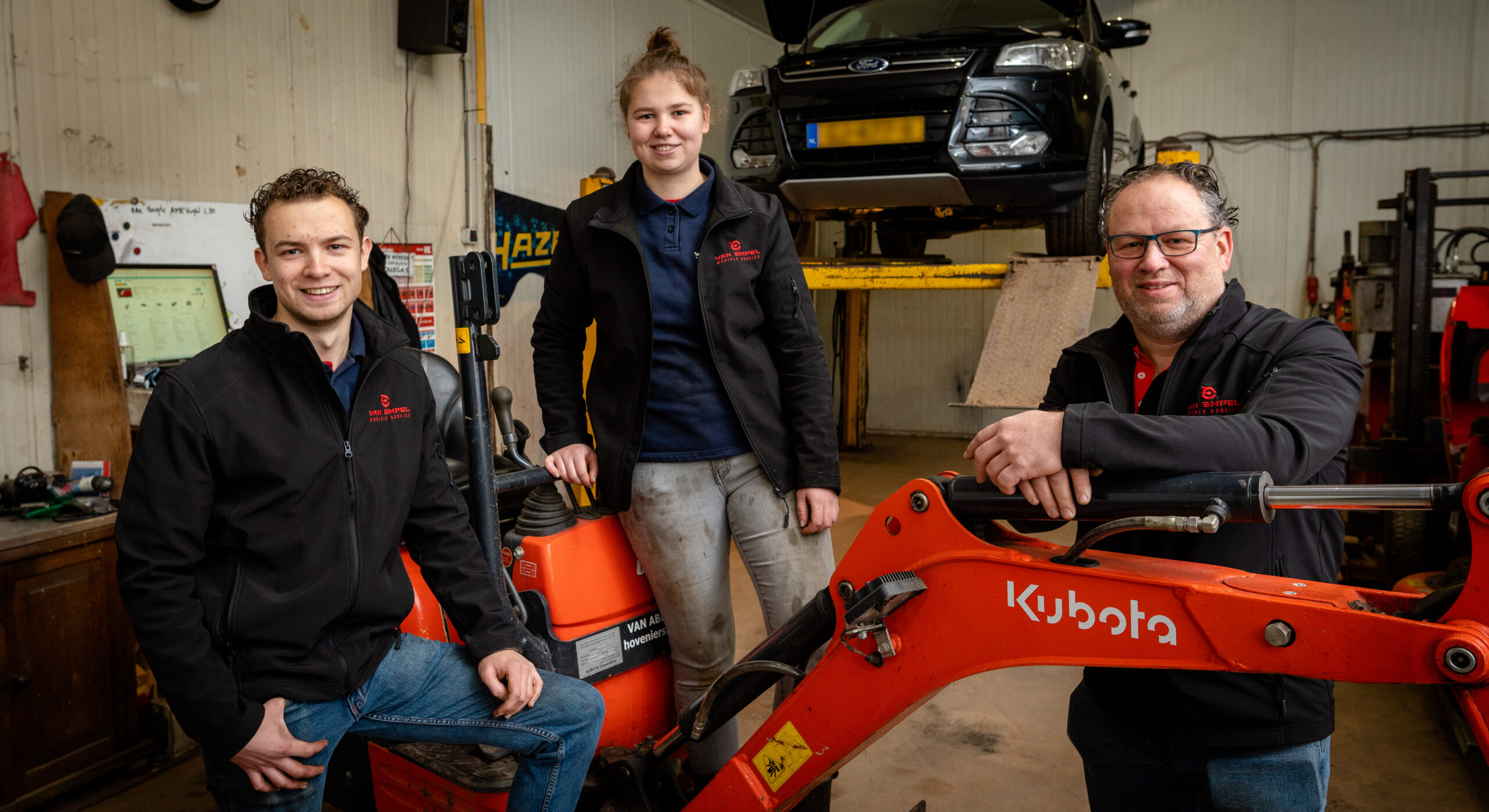 Vader Corné werkt met zoon en dochter: 'Generatiekloof niet erg diep'