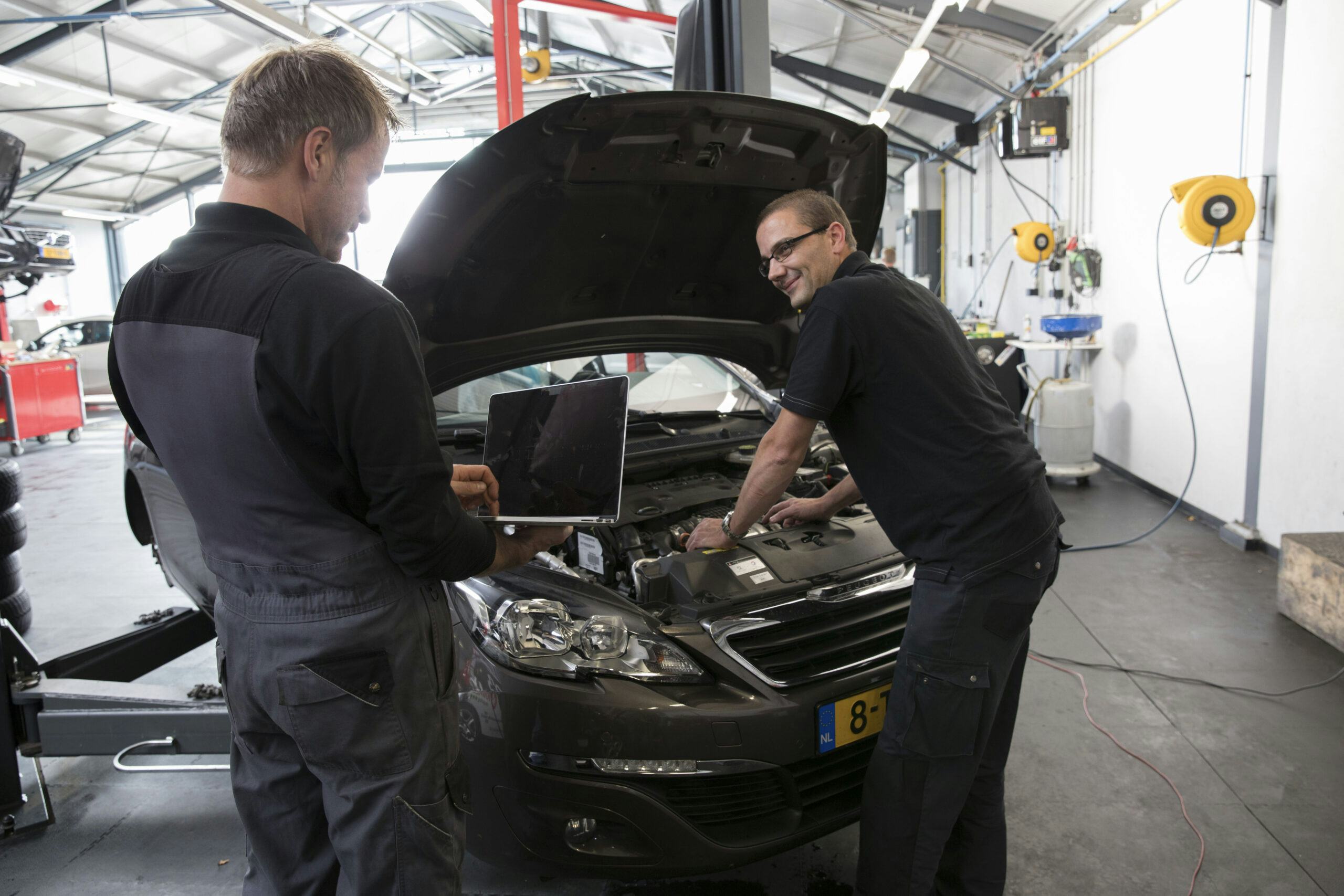 Een pijler van TECH360 zijn de Pro-trainingen: AircoPro, ADAS-Pro, BrakePro, DieselPro, EV/HybridPro en TurboPro.