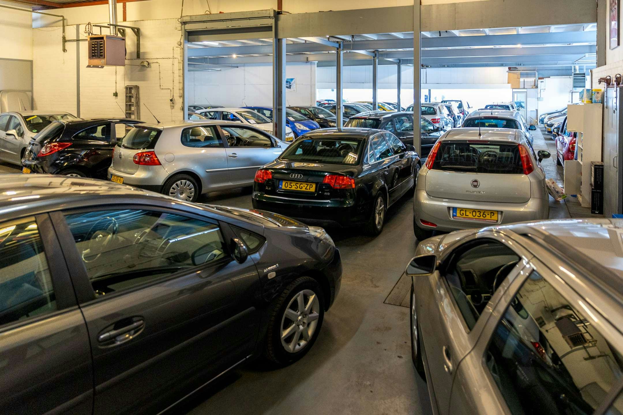 Occasions gaan goed over de toonbank, al is de verkoop in 2022 met 1,3 miljoen tweedehands auto's aan particulieren fors minder dan de 1,16 miljoen in 2021.