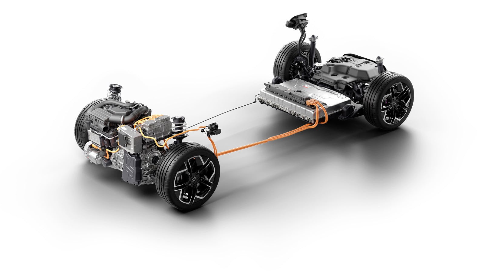 Met de nieuwste techniek een veel krachtiger accupakket, en snellere oplaadmogelijkheden voor Volkswagen plug-in hybrides. De benzinetank verhuist naar boven en achter de achteras. - Foto´s: Volkswagen