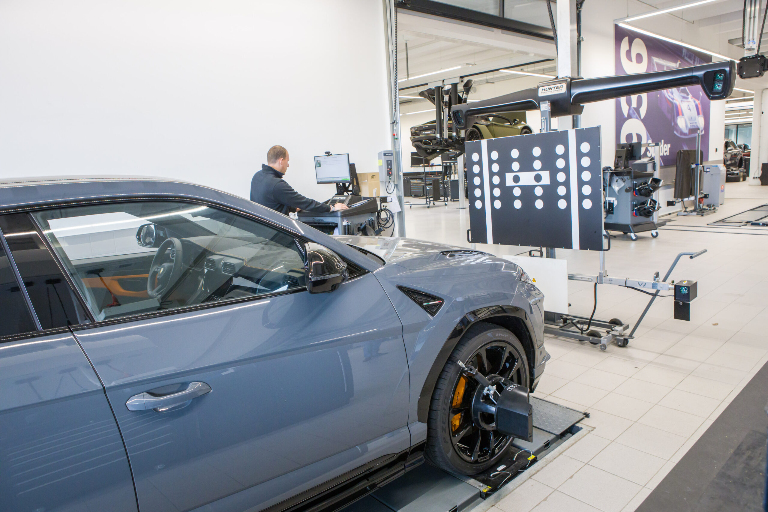 Stap voor Stap: werkplaats inrichten bij Porsche Centrum Rotterdam