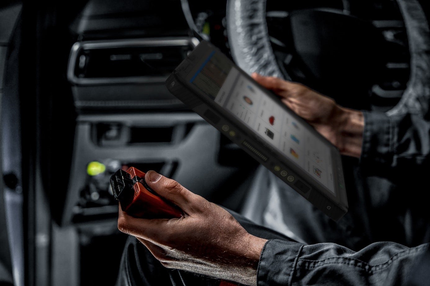 Getac biedt het autobedrijf ook op AI gebaseerde digitale tools voor de werkplaatsplanning, beheren van werkorders en automatiseren van elektronische voertuigcontroles. - Foto: Getac