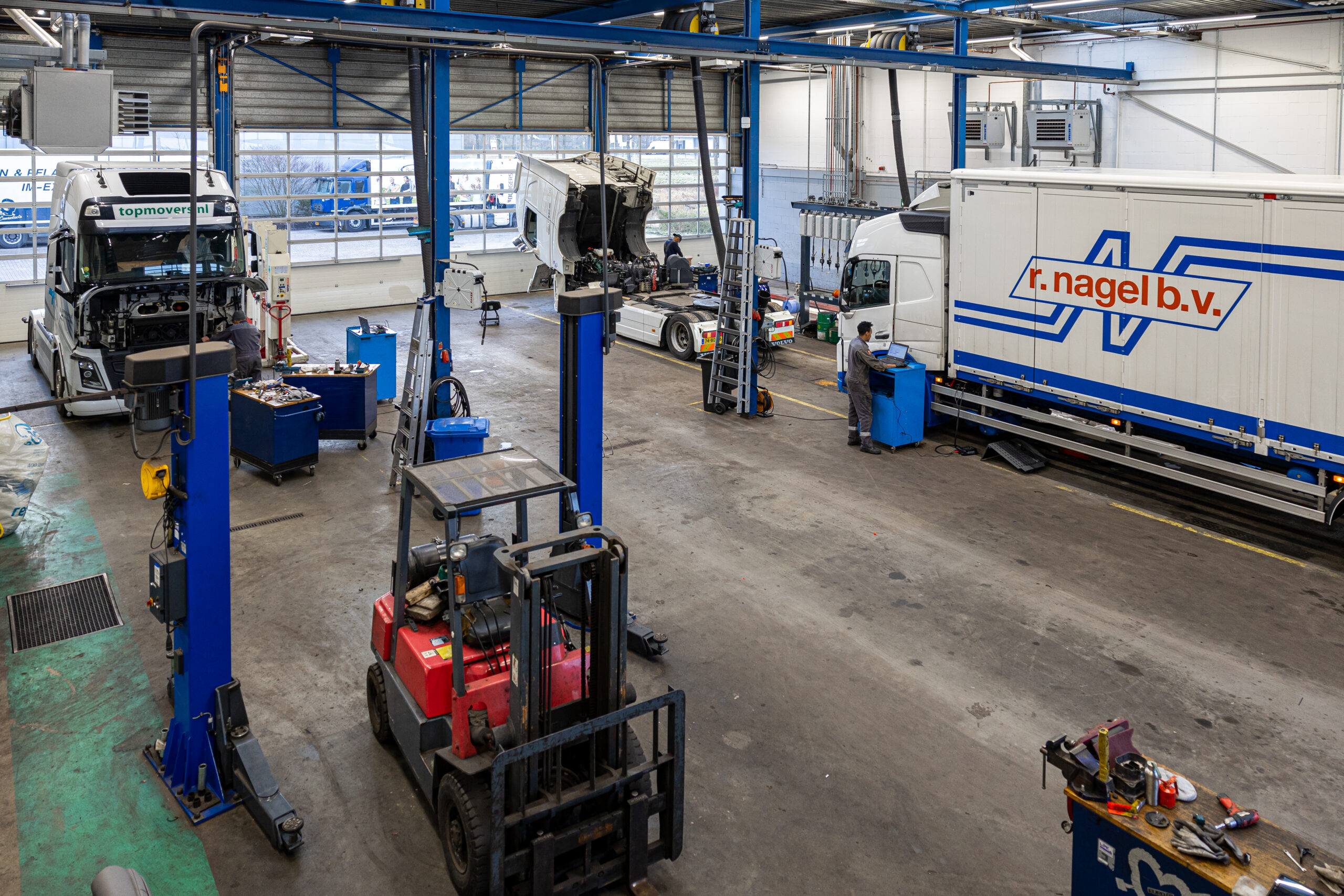 De werkplaats van Volvo Group Truck Center Aalsmeer.  Foto's en video: Mike Tekst en Beeld