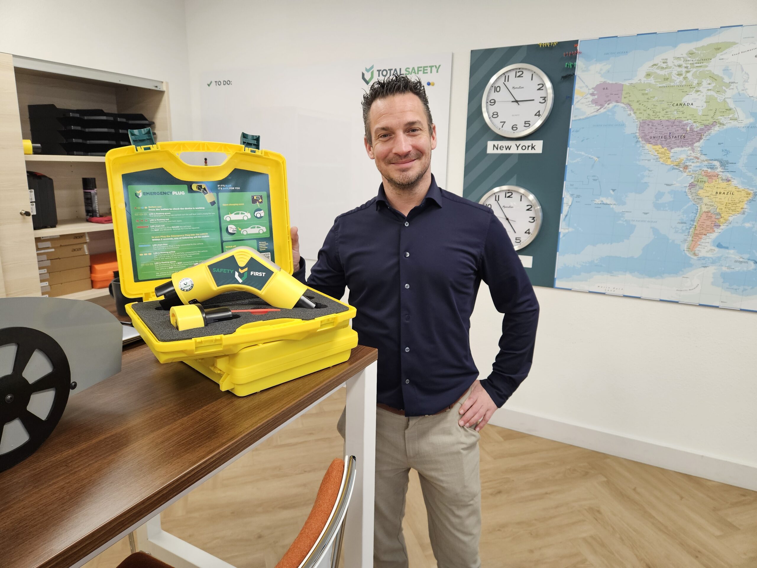 Door de Emergency Plug in de EV te pluggen, voorkom je dat een EV onder zijn eigen aandrijving wegrijdt. 