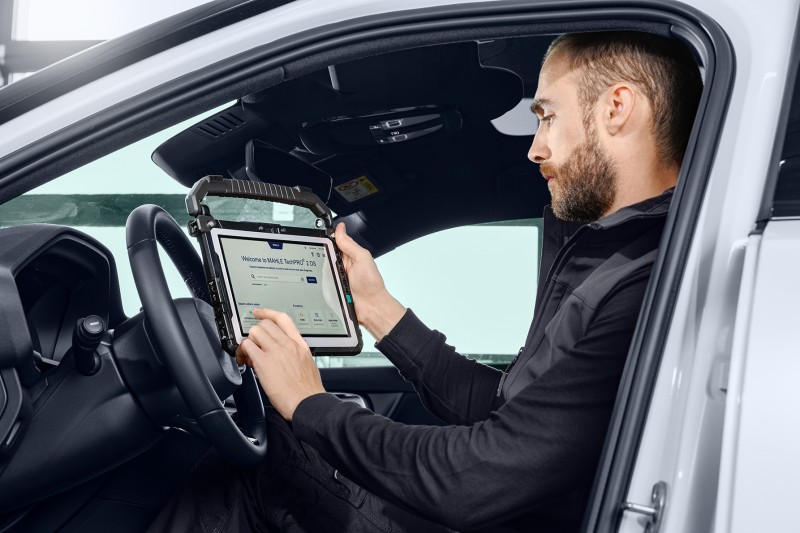 Volgens Mahle maken de eenvoudig te begrijpen pictogrammen en video-tutorials de bediening van de tweede generatie diagnosetools eenvoudiger. Foto: Mahle