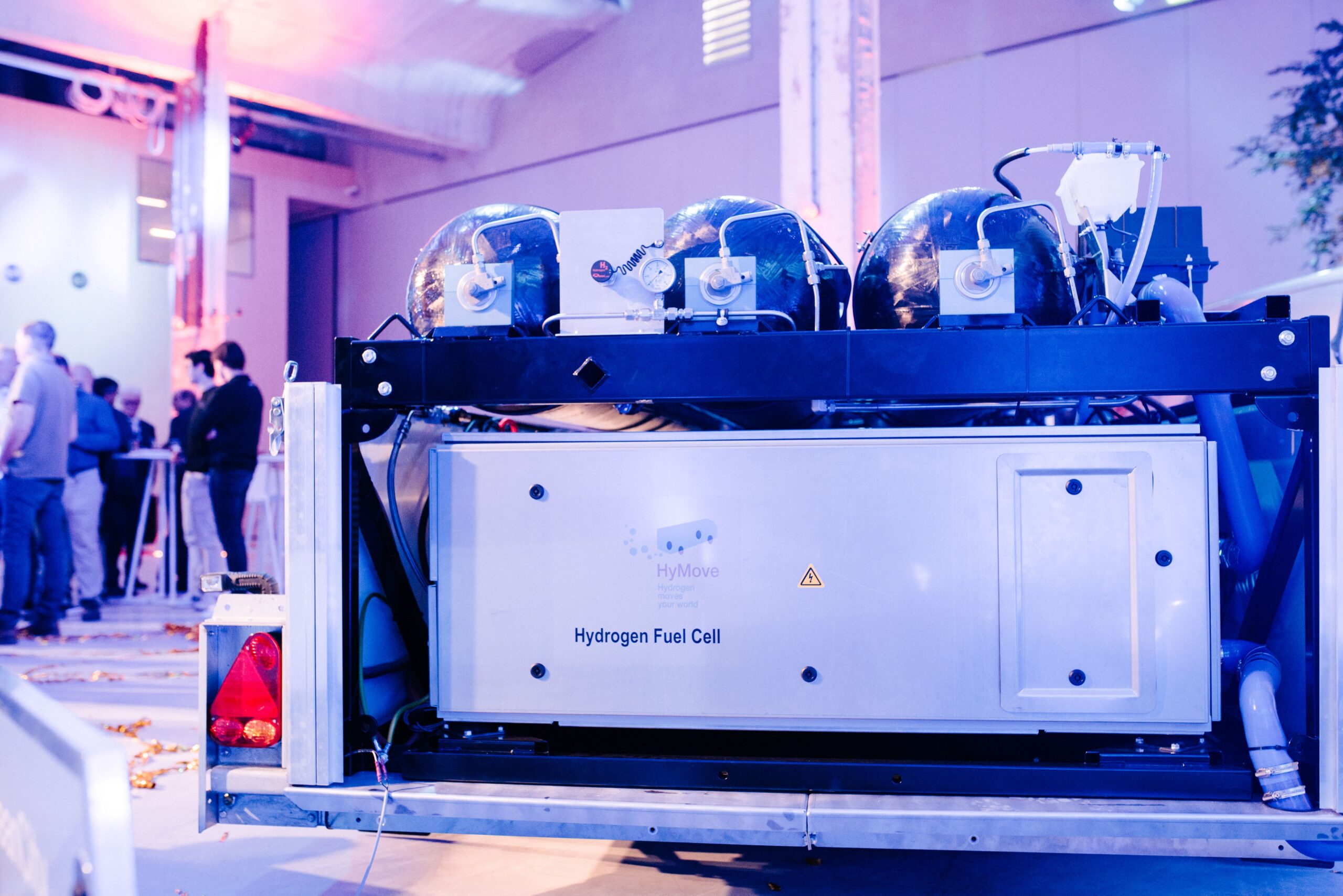 Met de 'GameChanger 1' kunnen aan boord van de schepen EV's opgeladen worden. Het is mogelijk twee auto's simultaan op te laden met een vermogen van in totaal 120 kW. - Foto: Wisse Kommunikatie