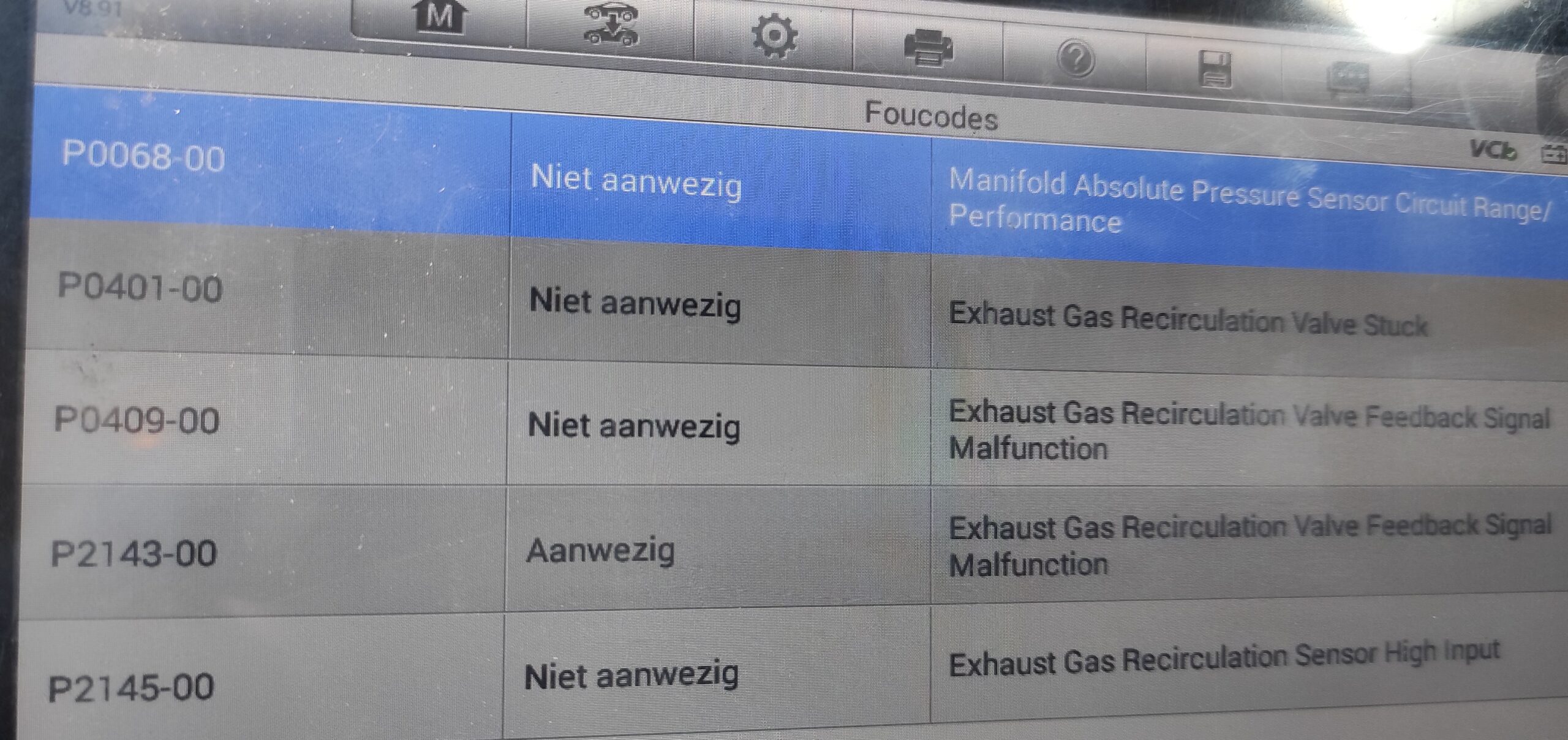 Accurate foutcodes: de EGR klep zit vast en reageert niet op stuursignalen. Dat klopt precies.