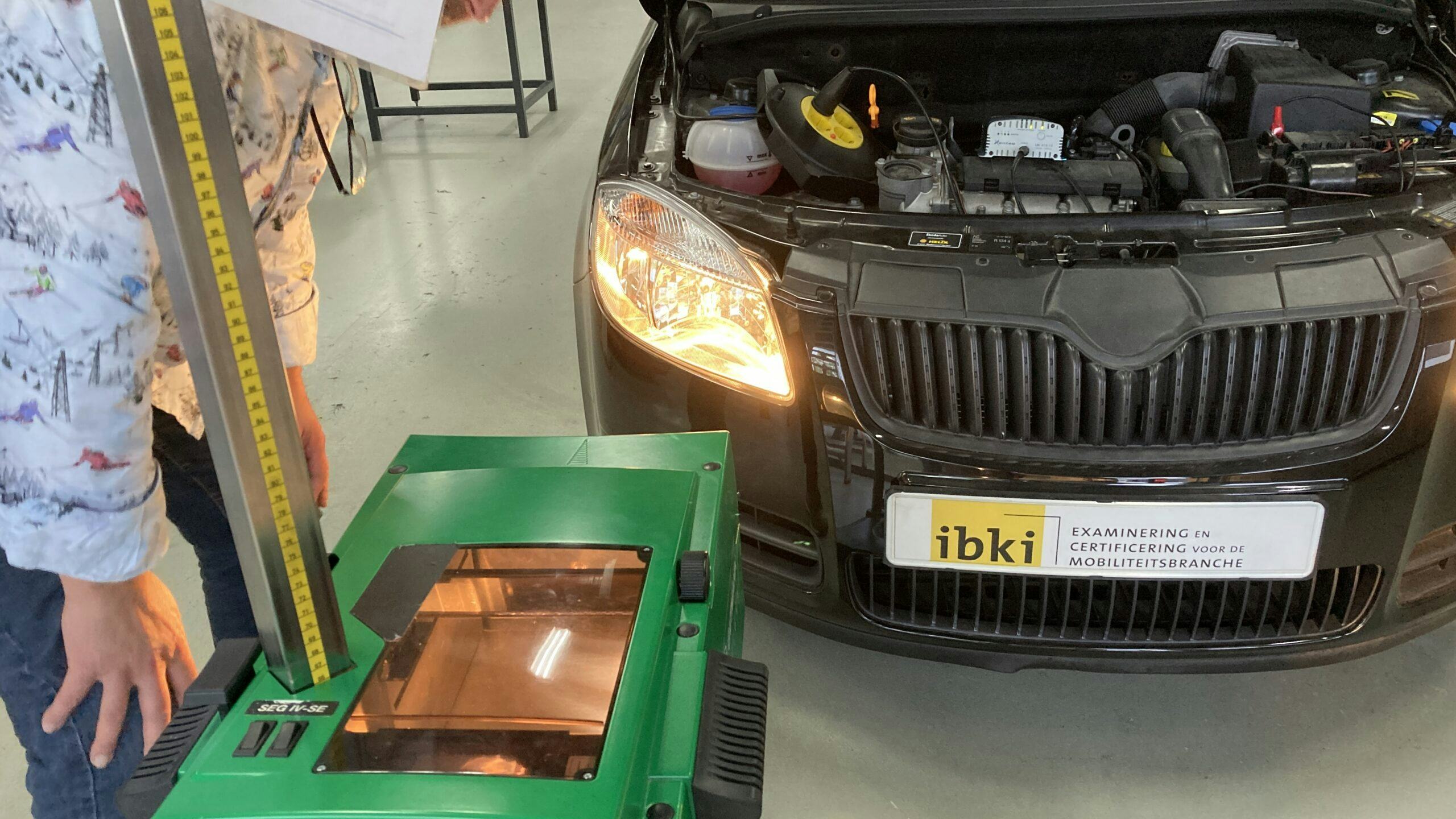 Hoe slaag je hier voor het examen? APK-opleiders en exameninstituut IBKI geven tips.