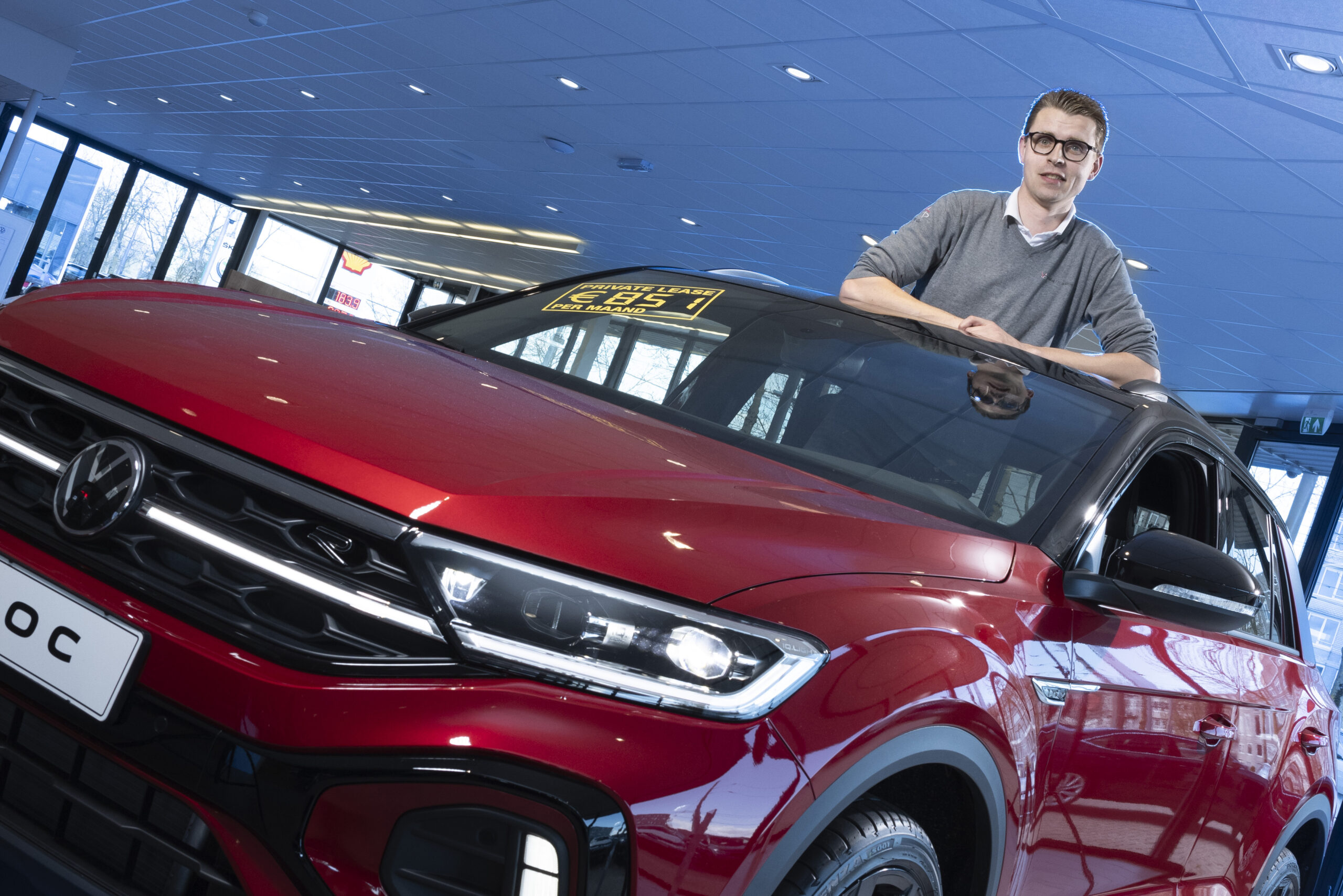 Luuk droomt ervan ooit een eigen onderneming te starten in de autobranche. Foto: Bart Nijs Fotografie