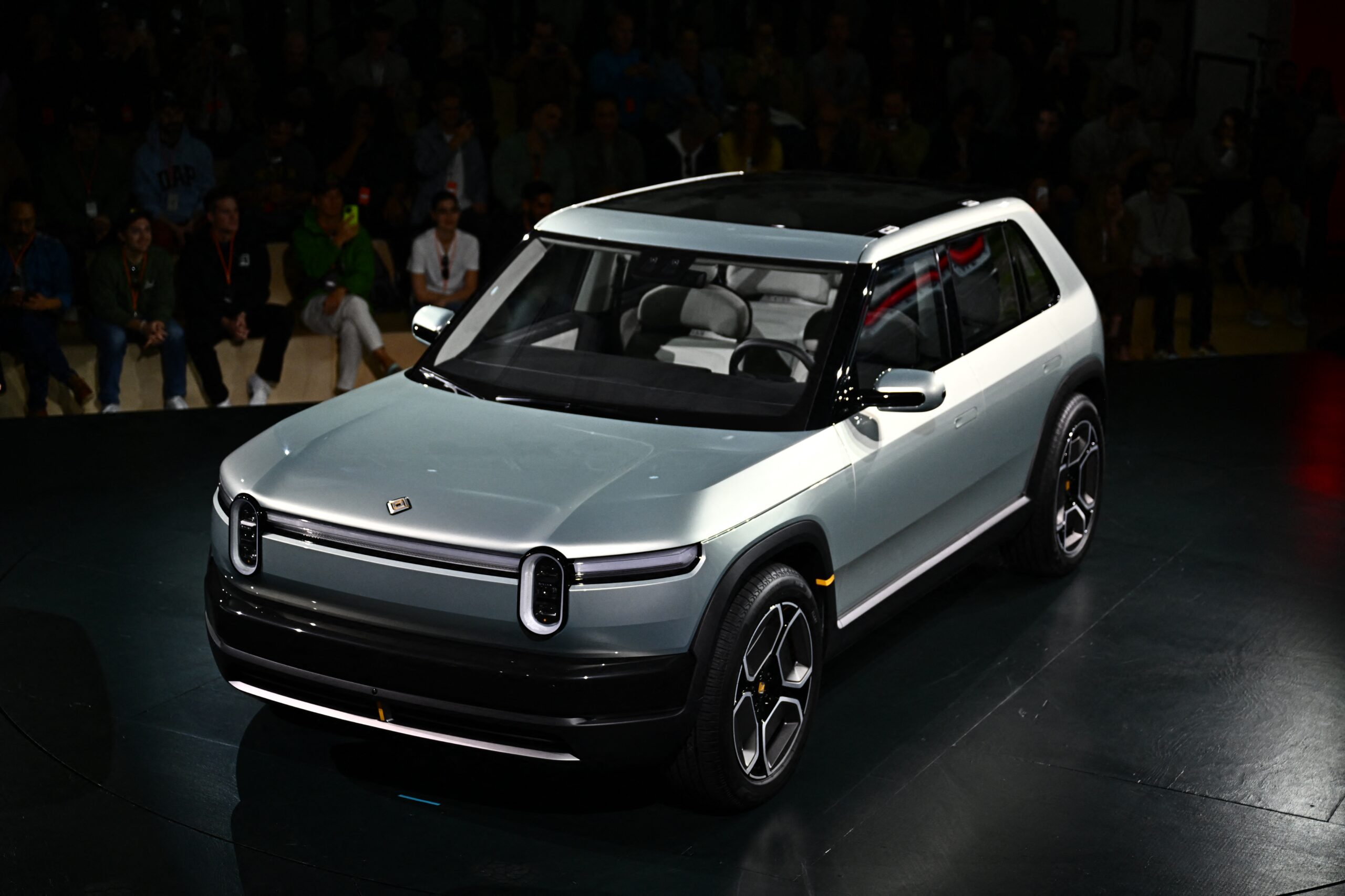 De Rivian R3 werd eerder dit jaar in de Verenigde Staten gepresenteerd. - Foto: Patrick T. Fallon / AFP