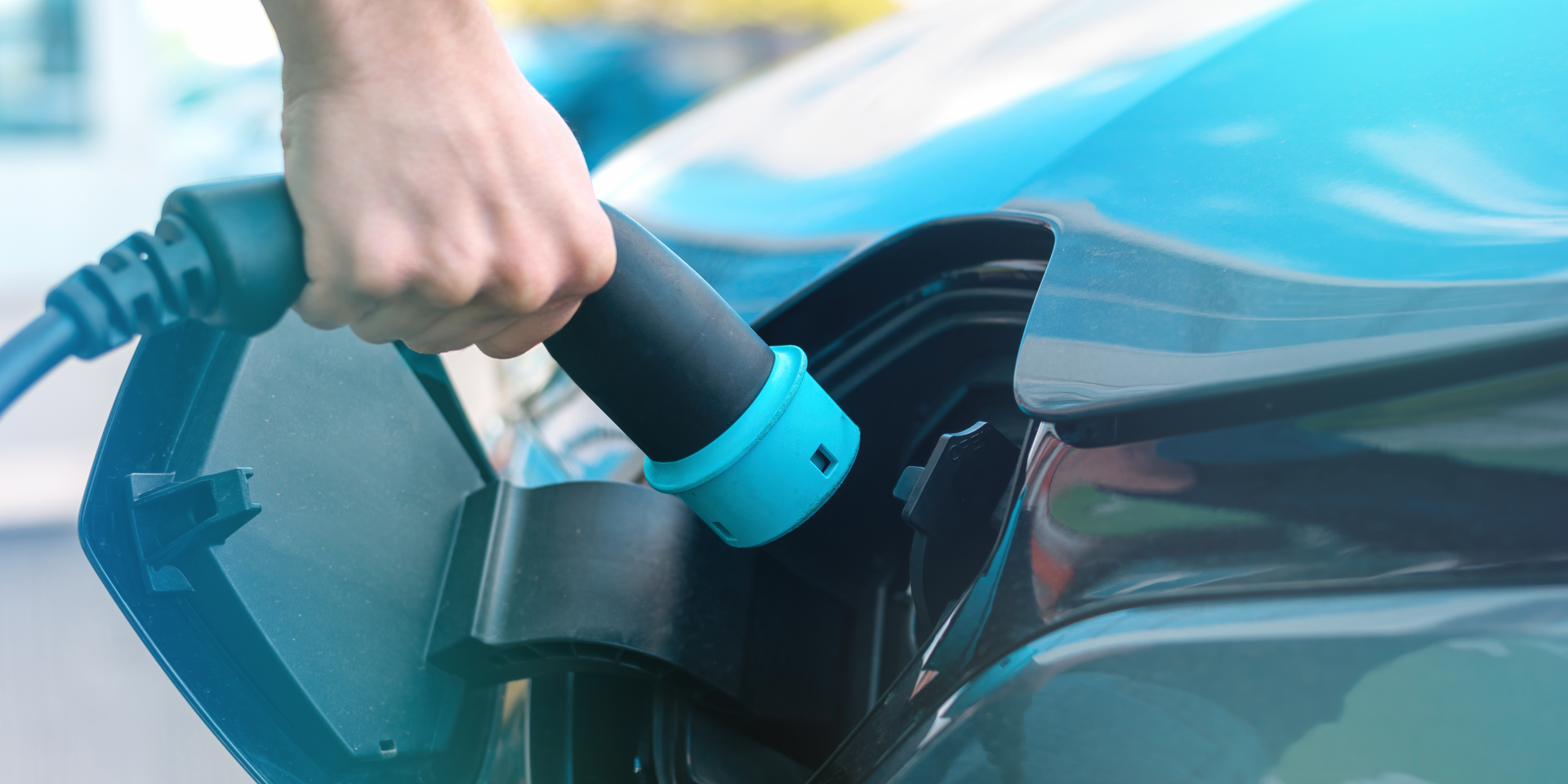 Ondanks de lichte daling in het aantal registraties, verwachten de brancheorganisatie voor heel 2024 een verkoop van 360.000 auto’s.